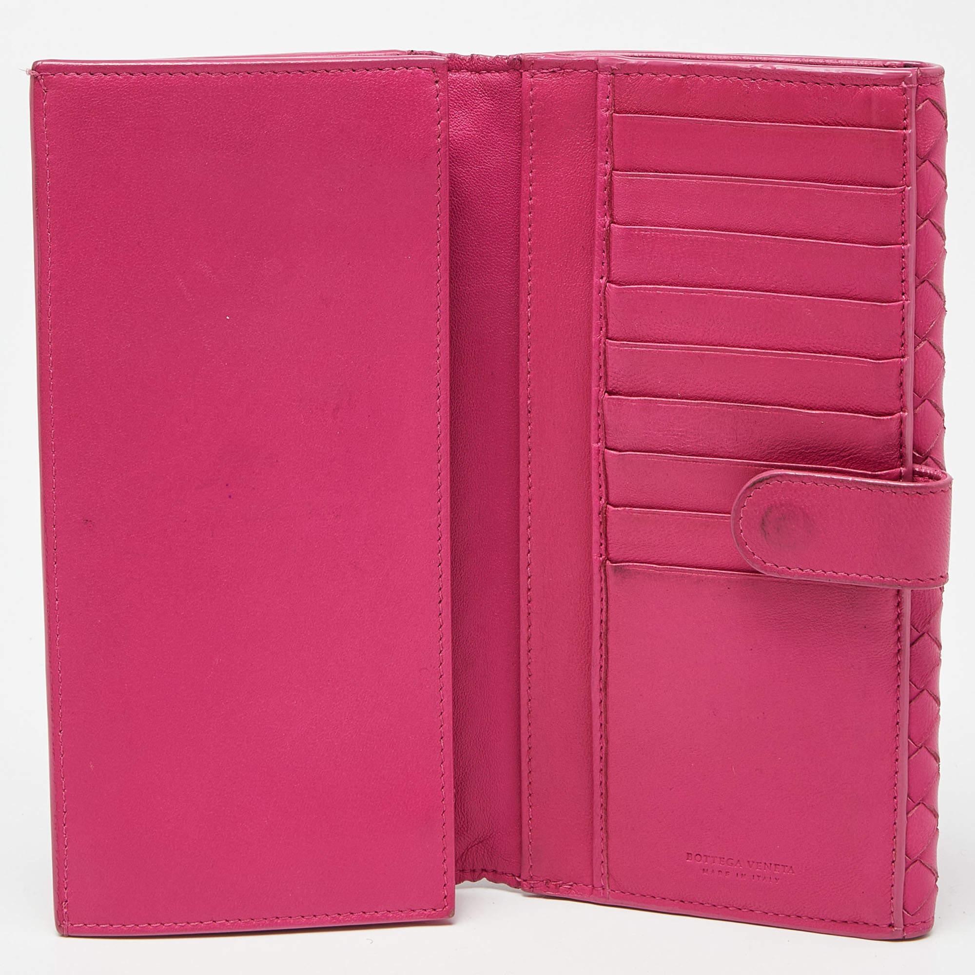 Bottega Veneta Pink Intrecciato Leather Flap Continental Wallet For Sale 8