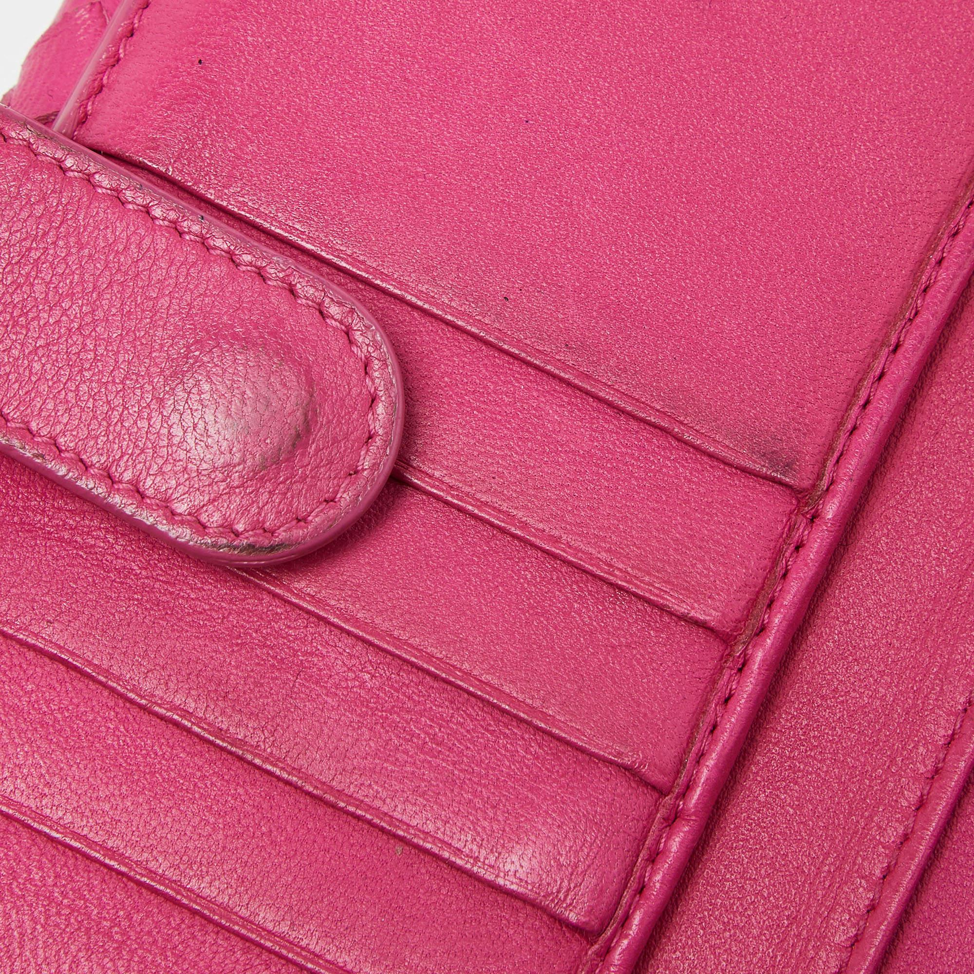 Bottega Veneta Pink Intrecciato Leather Flap Continental Wallet In Good Condition For Sale In Dubai, Al Qouz 2
