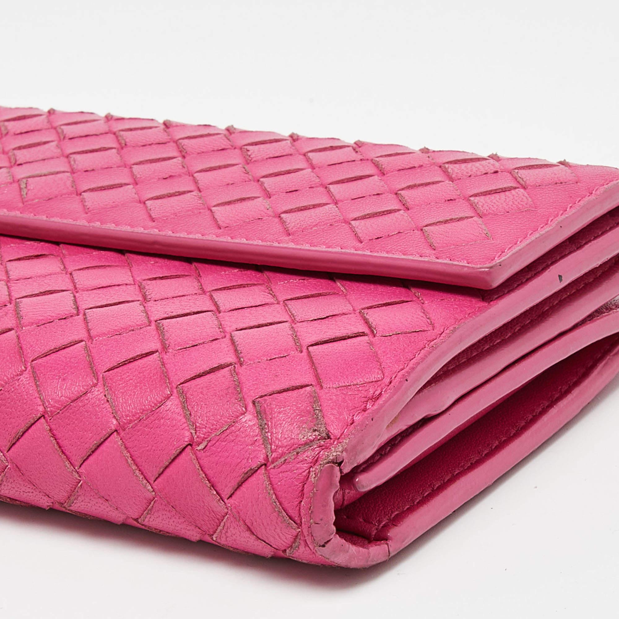 Bottega Veneta Pink Intrecciato Leather Flap Continental Wallet For Sale 4