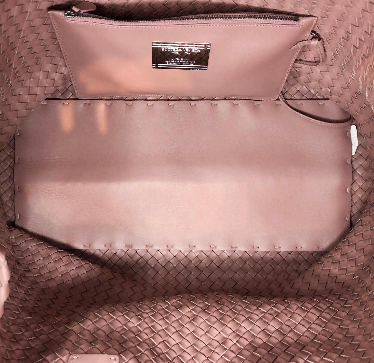 Women's or Men's Bottega Veneta Pink Intrecciato Leather large , 2018