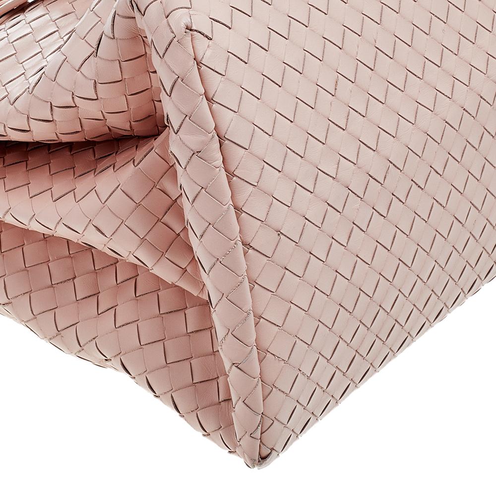 Bottega Veneta Pink Intrecciato Leather Medium Roma Tote In Good Condition In Dubai, Al Qouz 2