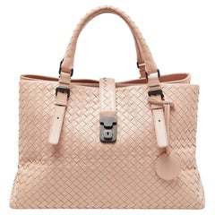 Bottega Veneta - Fourre-tout Roma en cuir Intrecciato rose de taille moyenne