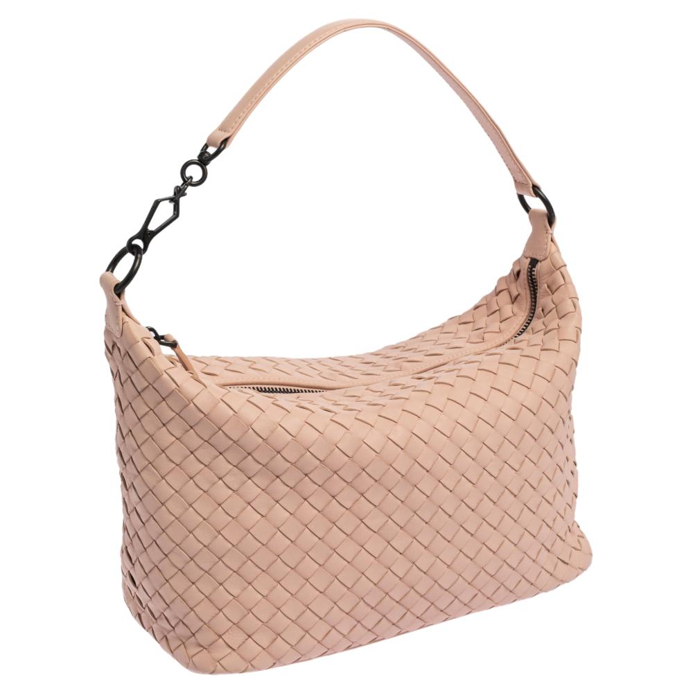 Bottega Veneta Pink Intrecciato Leather Small Shoulder Bag In Good Condition In Dubai, Al Qouz 2