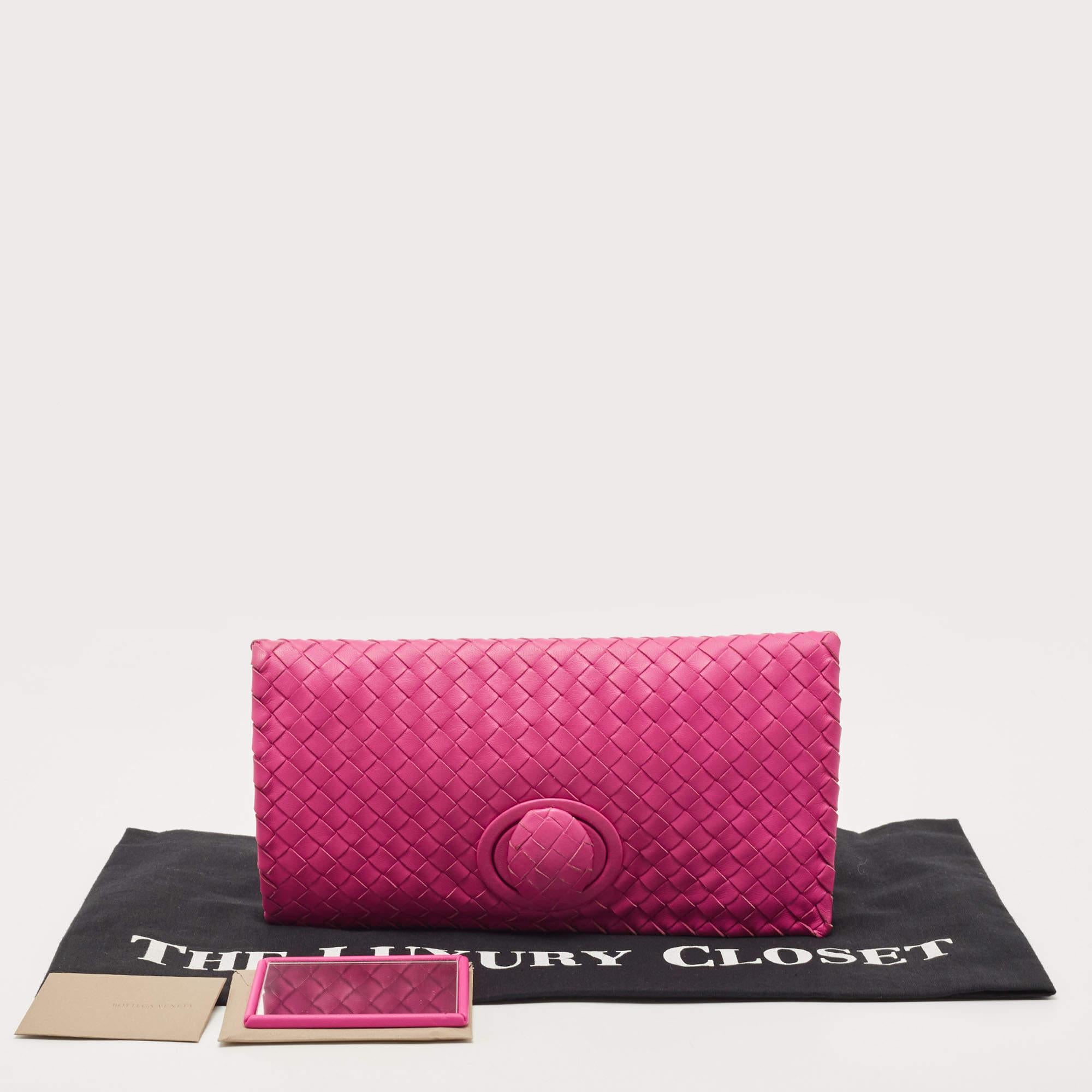 Bottega Veneta Pink Intrecciato Leather Twist Lock Flap Clutch 12