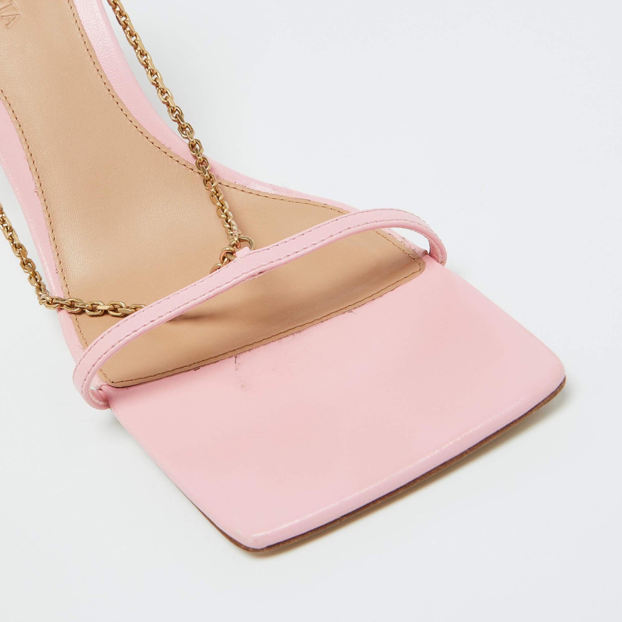 Bottega Veneta Rosa Sandalen mit Kette und Link T-Riemen aus Leder Größe 39 im Angebot 2