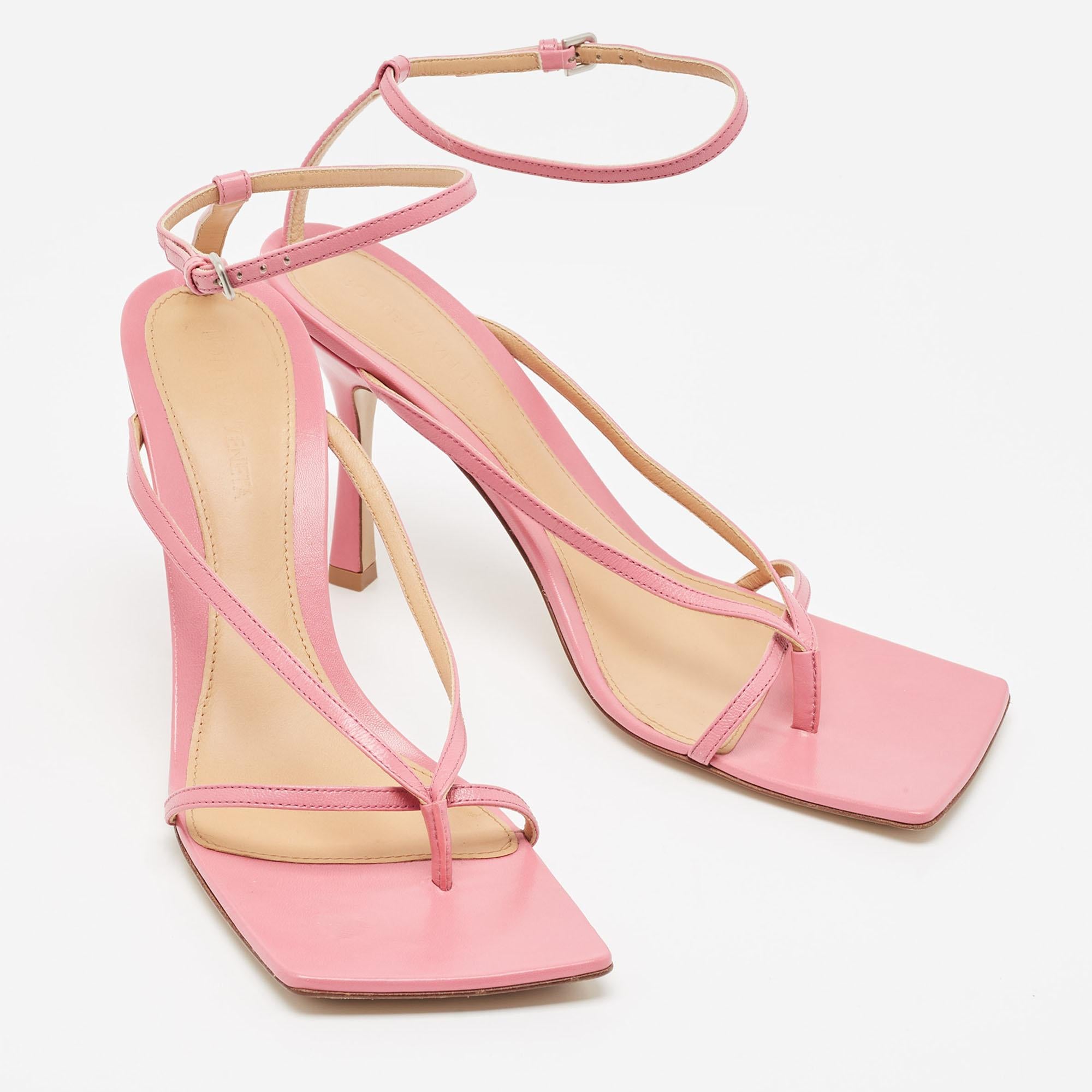 Bottega Veneta Pink Leather Stretch Ankle Strap Sandals Size 40.5 In New Condition In Dubai, Al Qouz 2