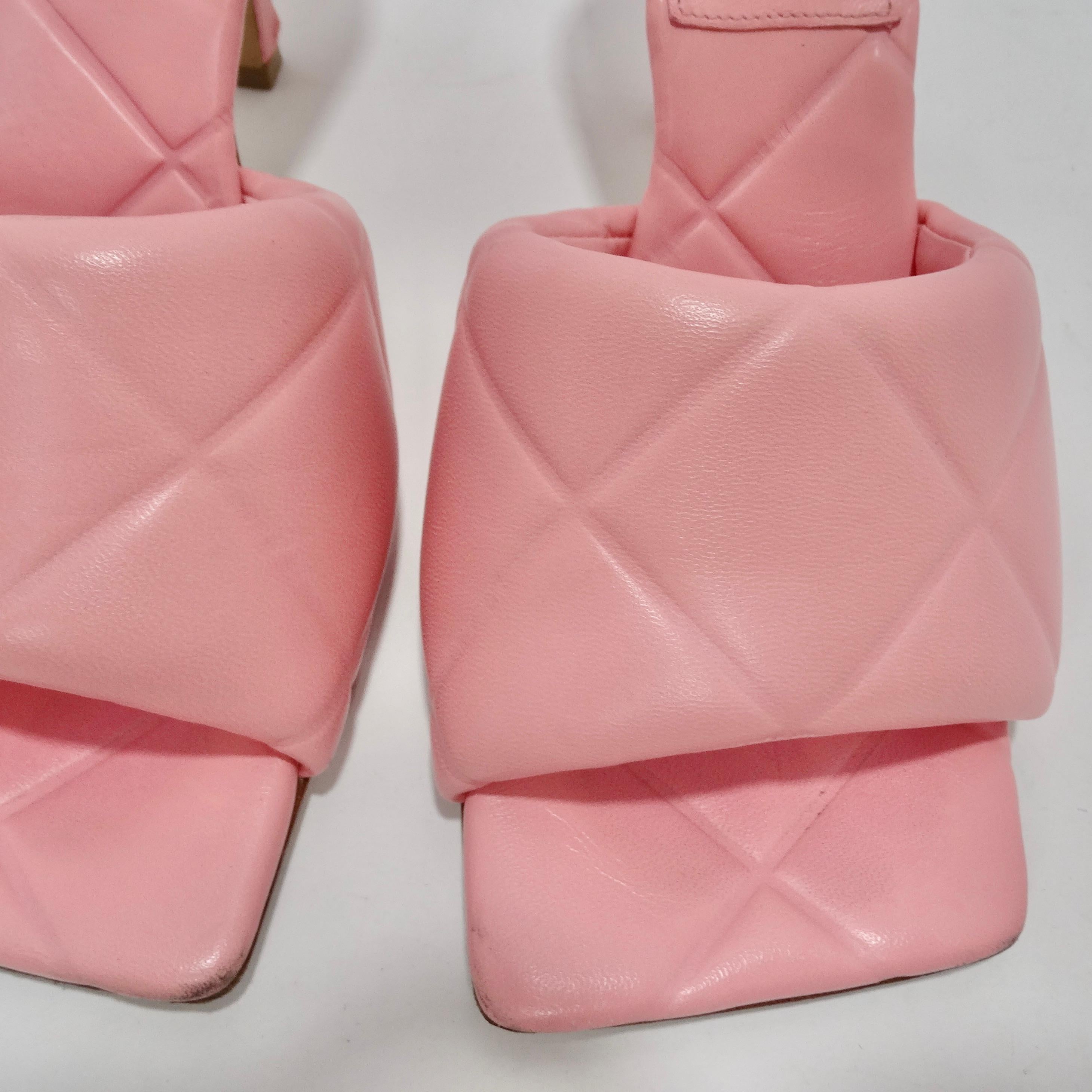Bottega Veneta Pink lido Sandals In Good Condition For Sale In Scottsdale, AZ