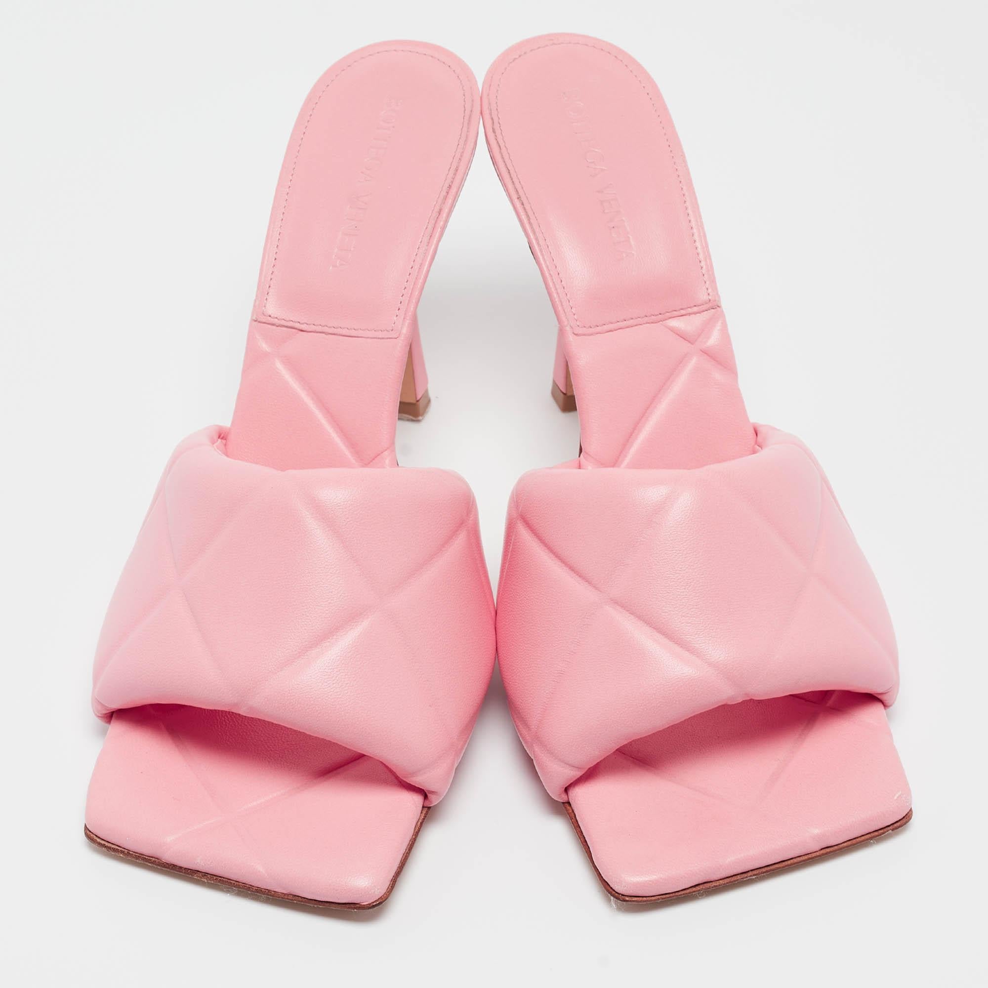 Bottega Veneta Pink Quilted Leather Slide Sandals Size 40.5 For Sale 1