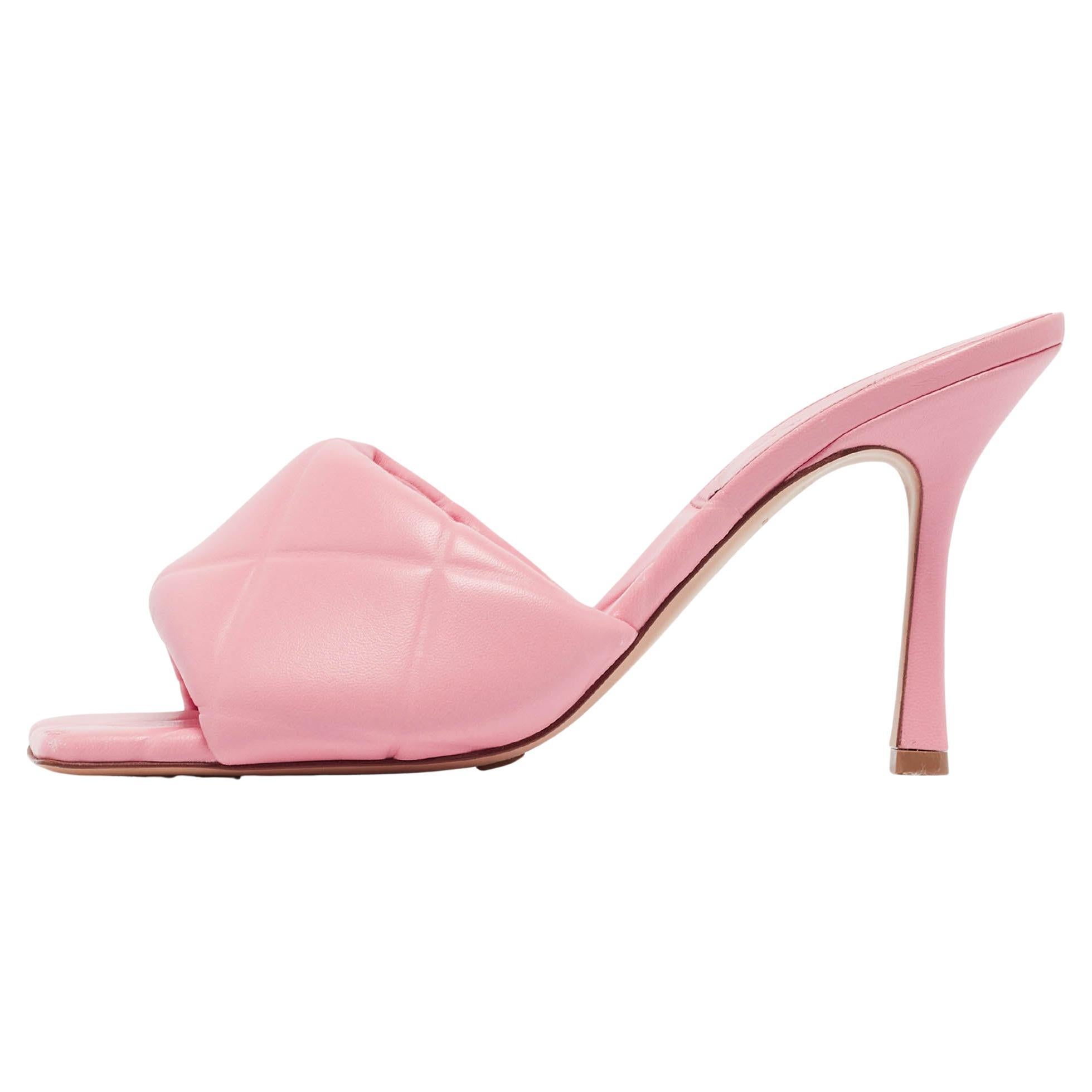 Bottega Veneta Pink Quilted Leather Slide Sandals Size 40.5 For Sale