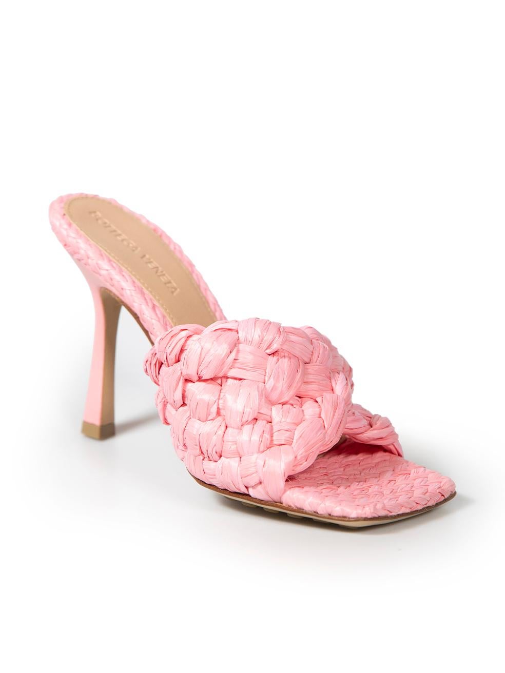 CONDITION is Never worn, with tags. No visible wear to shoes is evident on this new Bottega Veneta designer resale item. These shoes come with original box and dust bags.
 
 
 
 Details
 
 
 Stretch model
 
 Pink
 
 Raffia
 
 Heeled sandals
 
