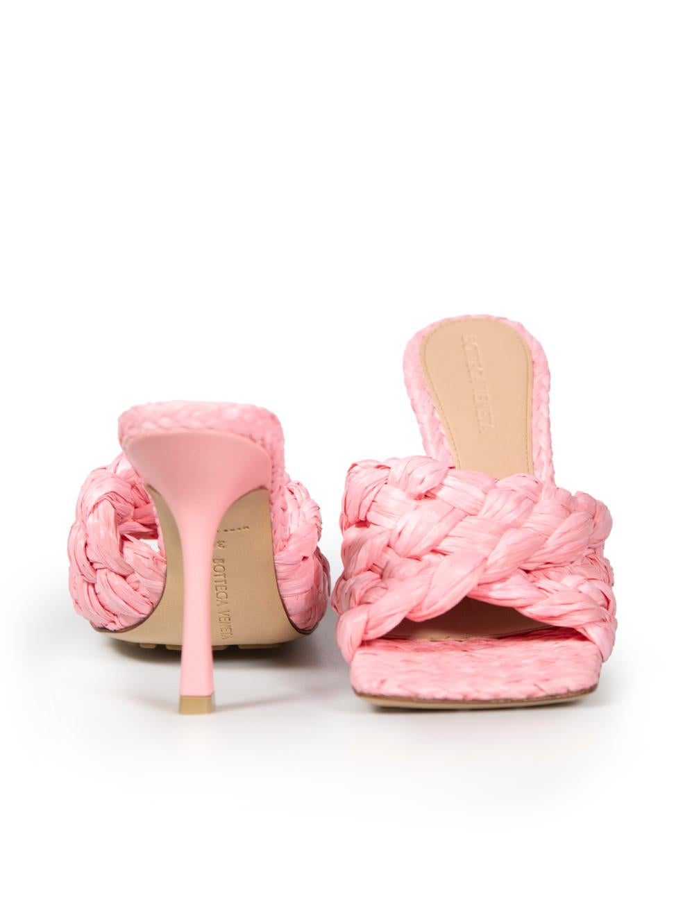 Bottega Veneta Pink Raffia Intrecciato Stretch Sandals Size IT 36 In New Condition For Sale In London, GB