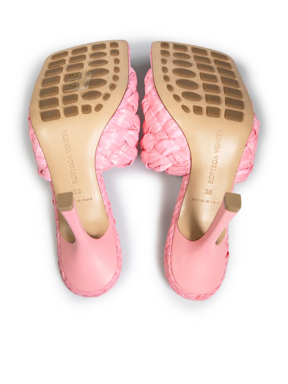 Women's Bottega Veneta Pink Raffia Intrecciato Stretch Sandals Size IT 36 For Sale