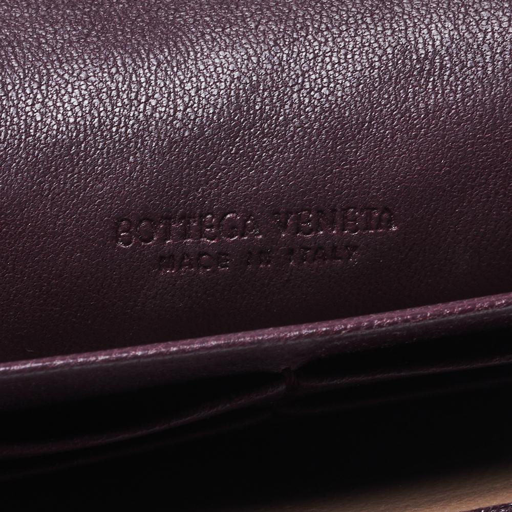 Bottega Veneta Plum Intrecciato Leather Continental Wallet In Good Condition In Dubai, Al Qouz 2