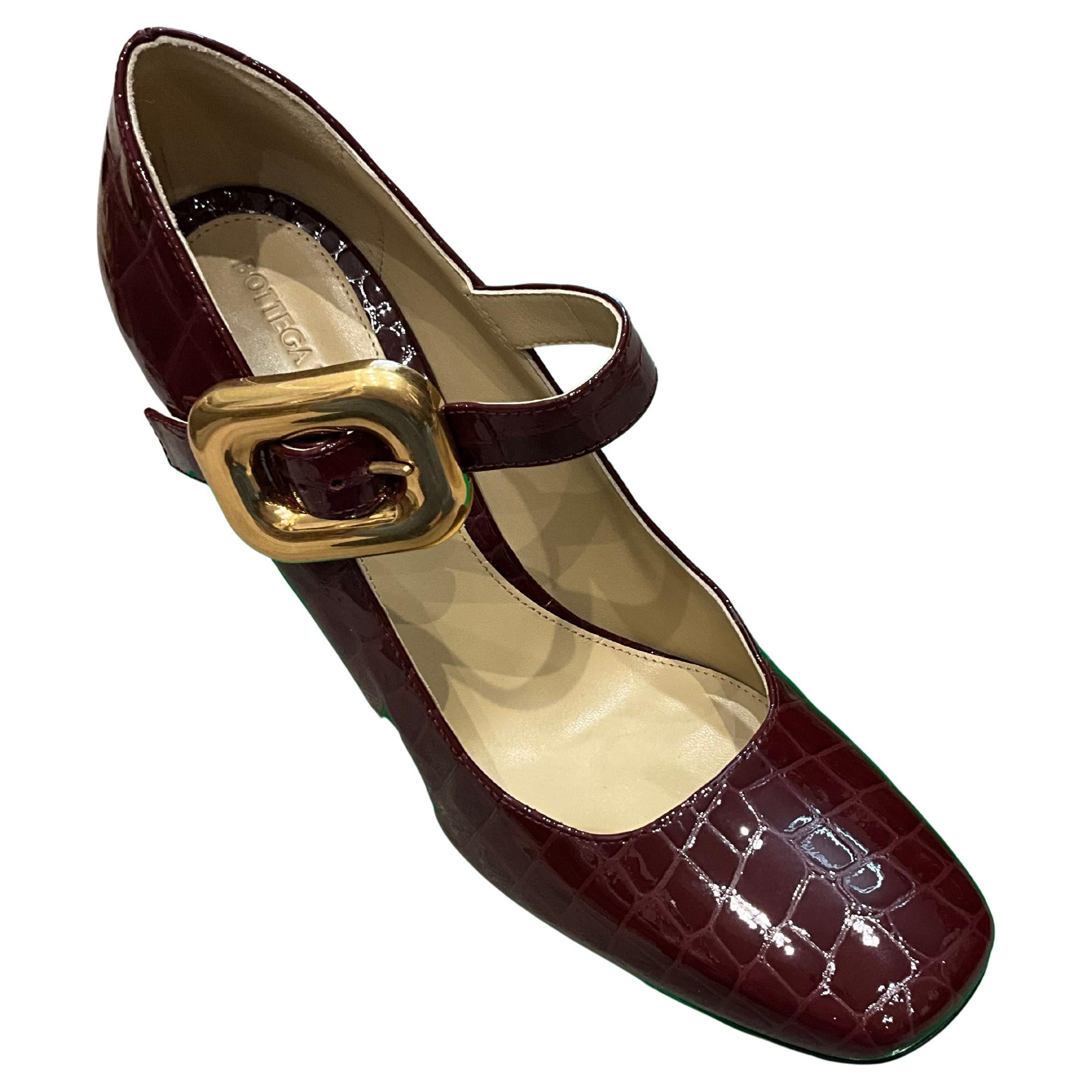 Bottega Veneta Plum Shoe with Buckle Size 41 New en vente