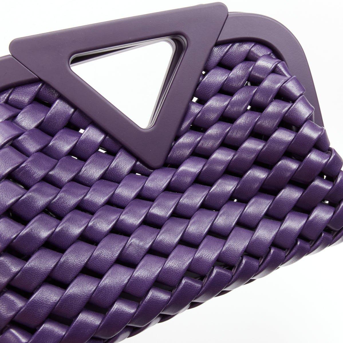 BOTTEGA VENETA Point Intrecciato woven leather triangle handle crossbody bag 4