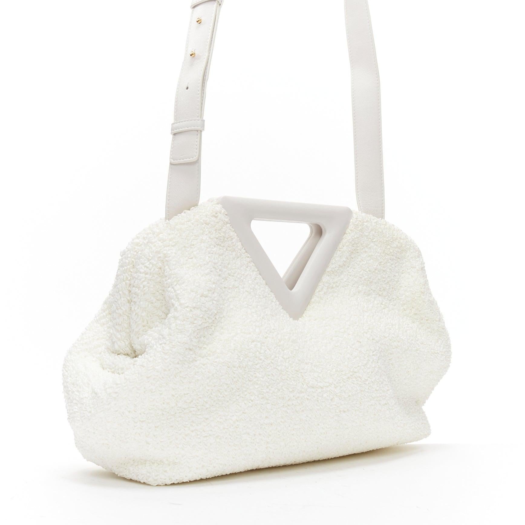 White BOTTEGA VENETA Point Triangle white sponge boucle curly raffia leather bag For Sale