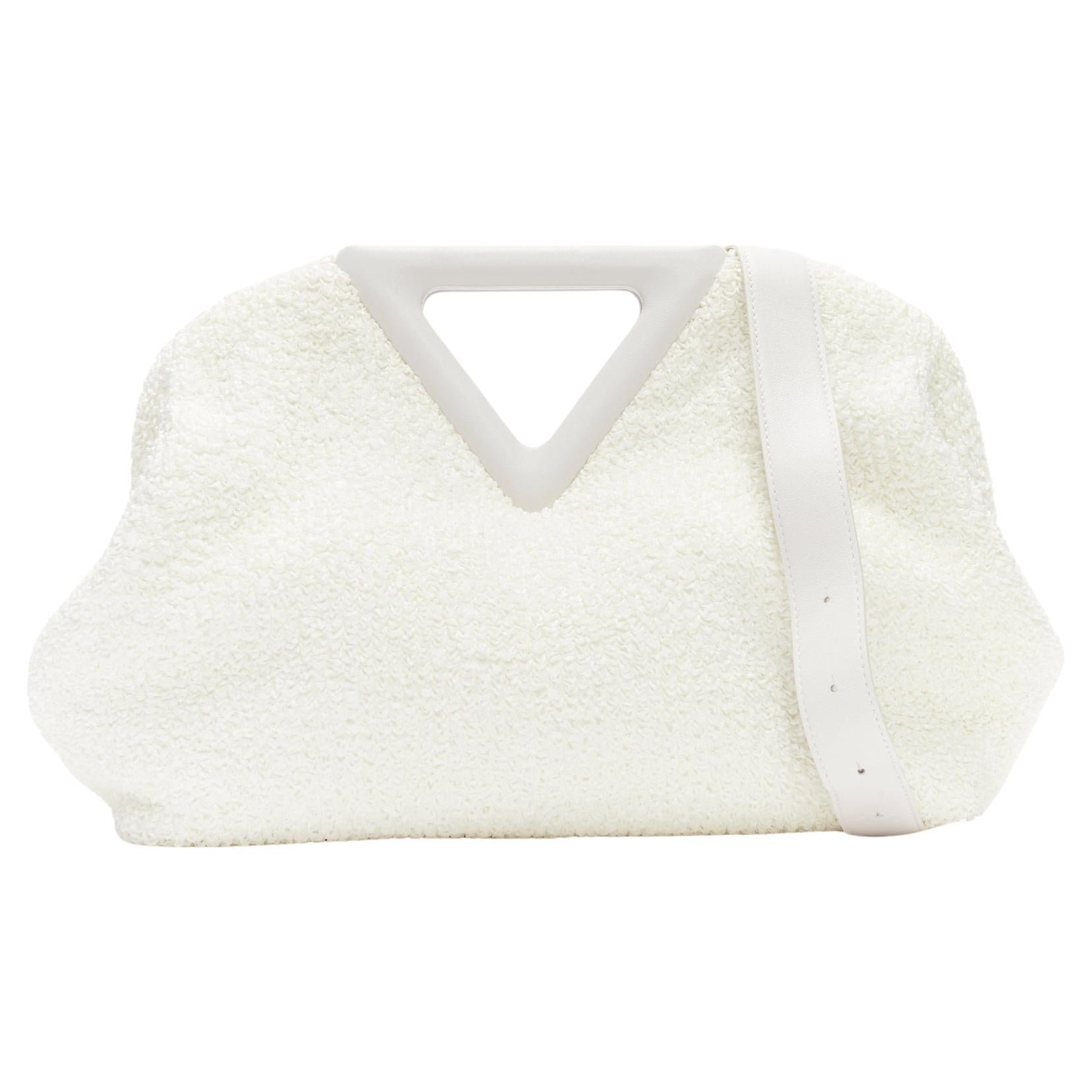 BOTTEGA VENETA Point Triangle white sponge boucle curly raffia leather bag For Sale