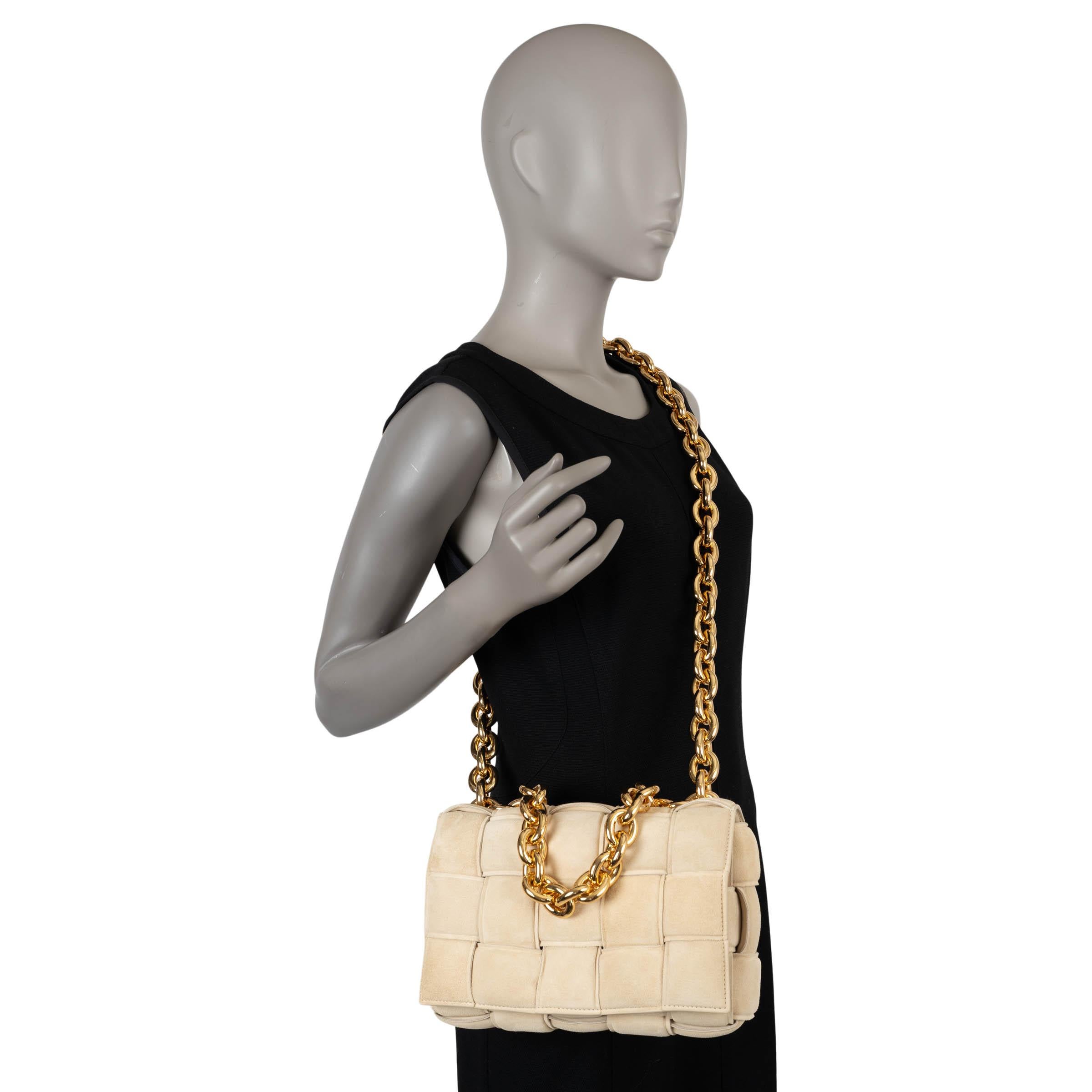 BOTTEGA VENETA Sac à main en daim Intrecciato beige porridge Maxi en vente 4
