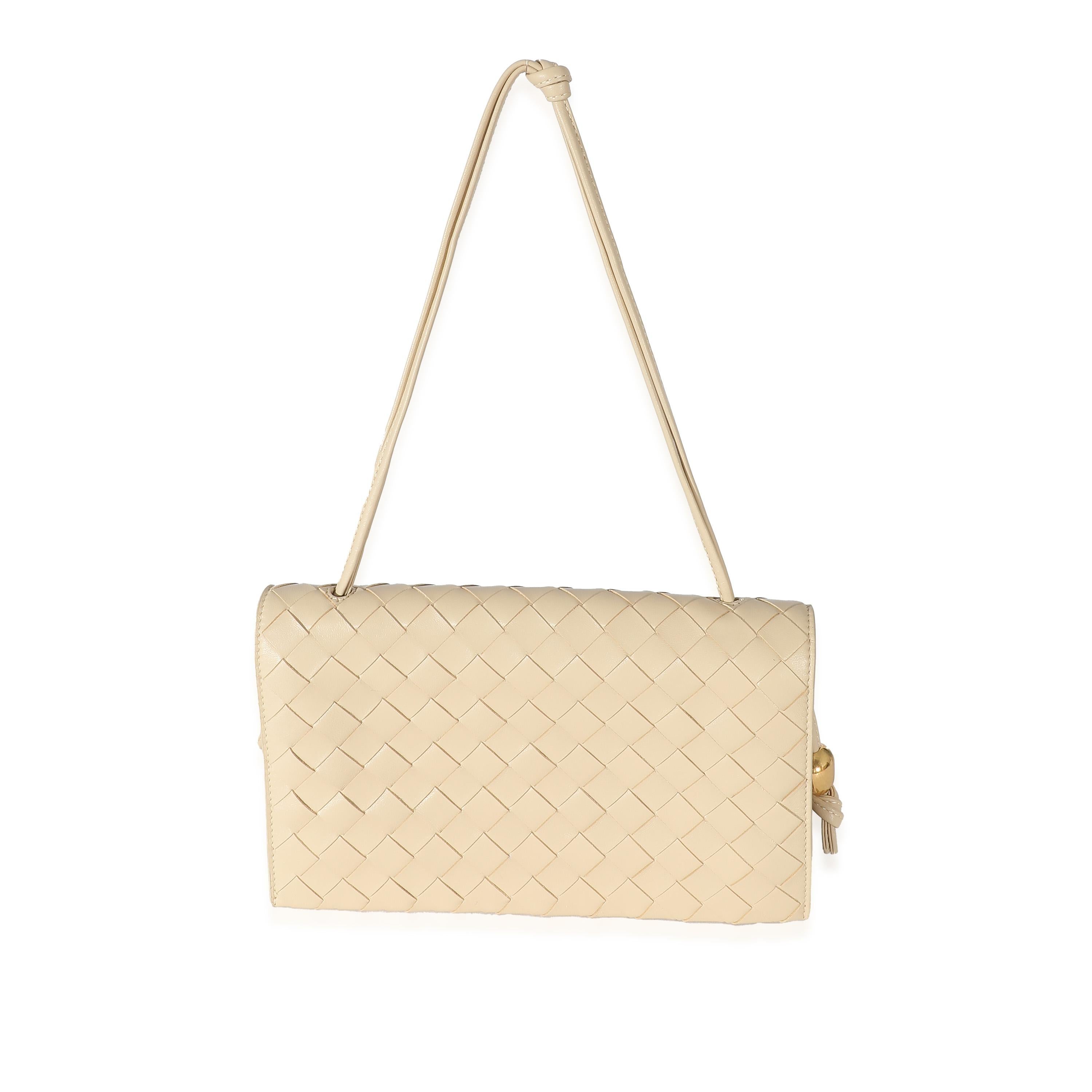 Listing Title: Bottega Veneta Porridge Intrecciato Lambskin Trio Pouch
SKU: 133084
MSRP: 2800.00 USD
Condition: Pre-owned 
Handbag Condition: Excellent
Condition Comments: Item is in excellent condition and displays light signs of wear. Plastic on