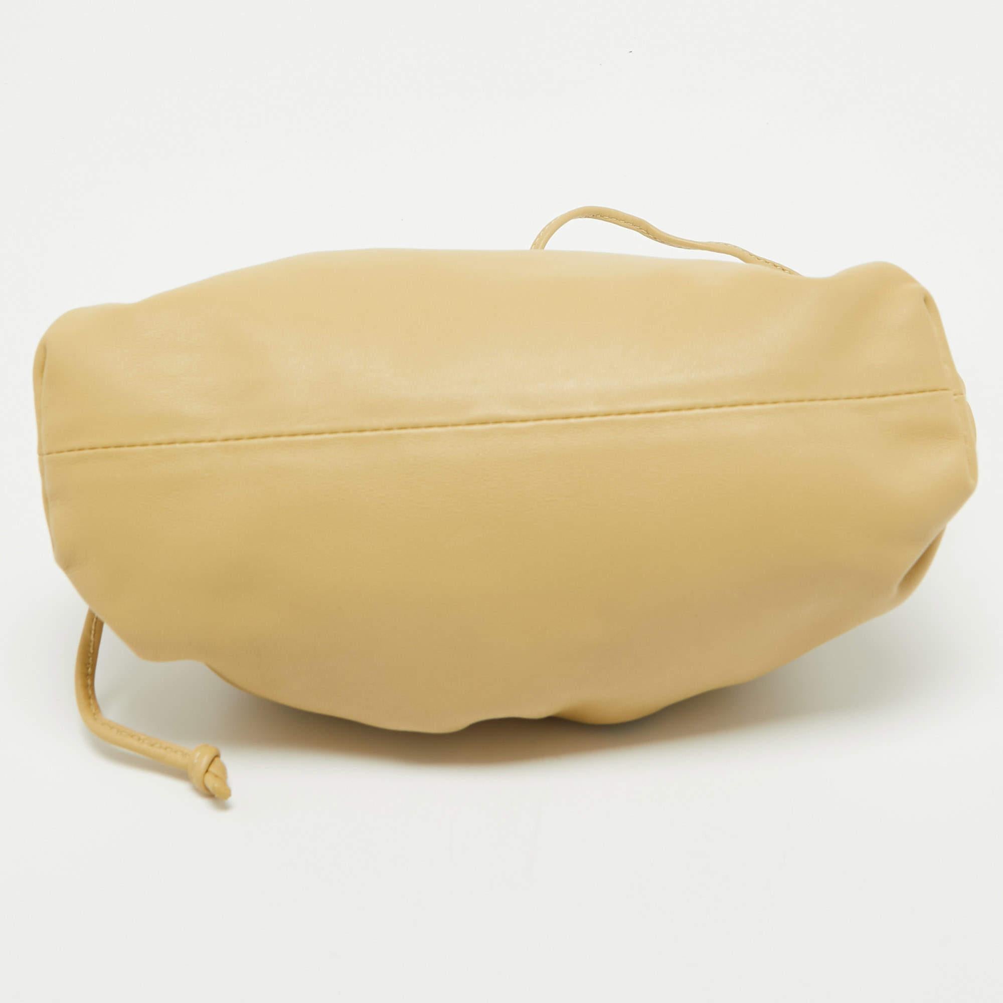 Bottega Veneta Porridge Leather Mini The Pouch Bag In Excellent Condition In Dubai, Al Qouz 2