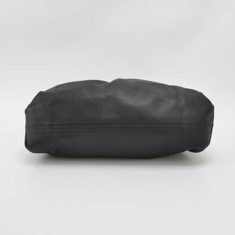 Bottega Veneta Bolsa Piel de Becerro Negra Grande en Excelente estado para la venta en AUBERVILLIERS, FR