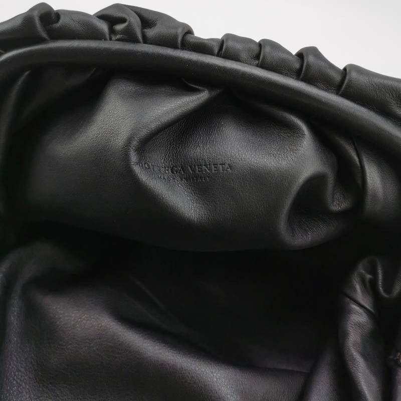 Bottega Veneta Bolsa Piel de Becerro Negra Grande en venta 1