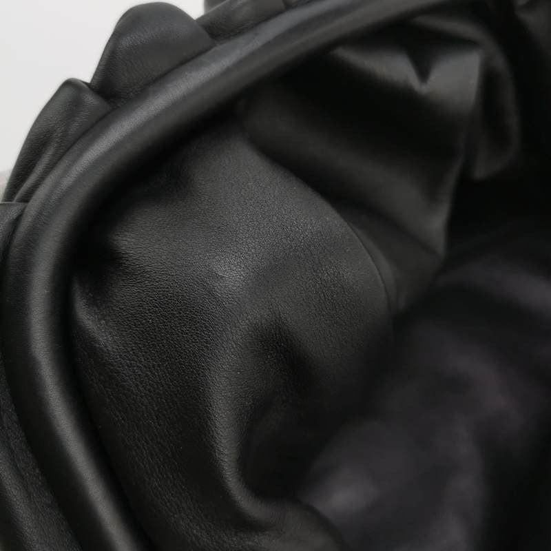 Bottega Veneta Bolsa Piel de Becerro Negra Grande en venta 4