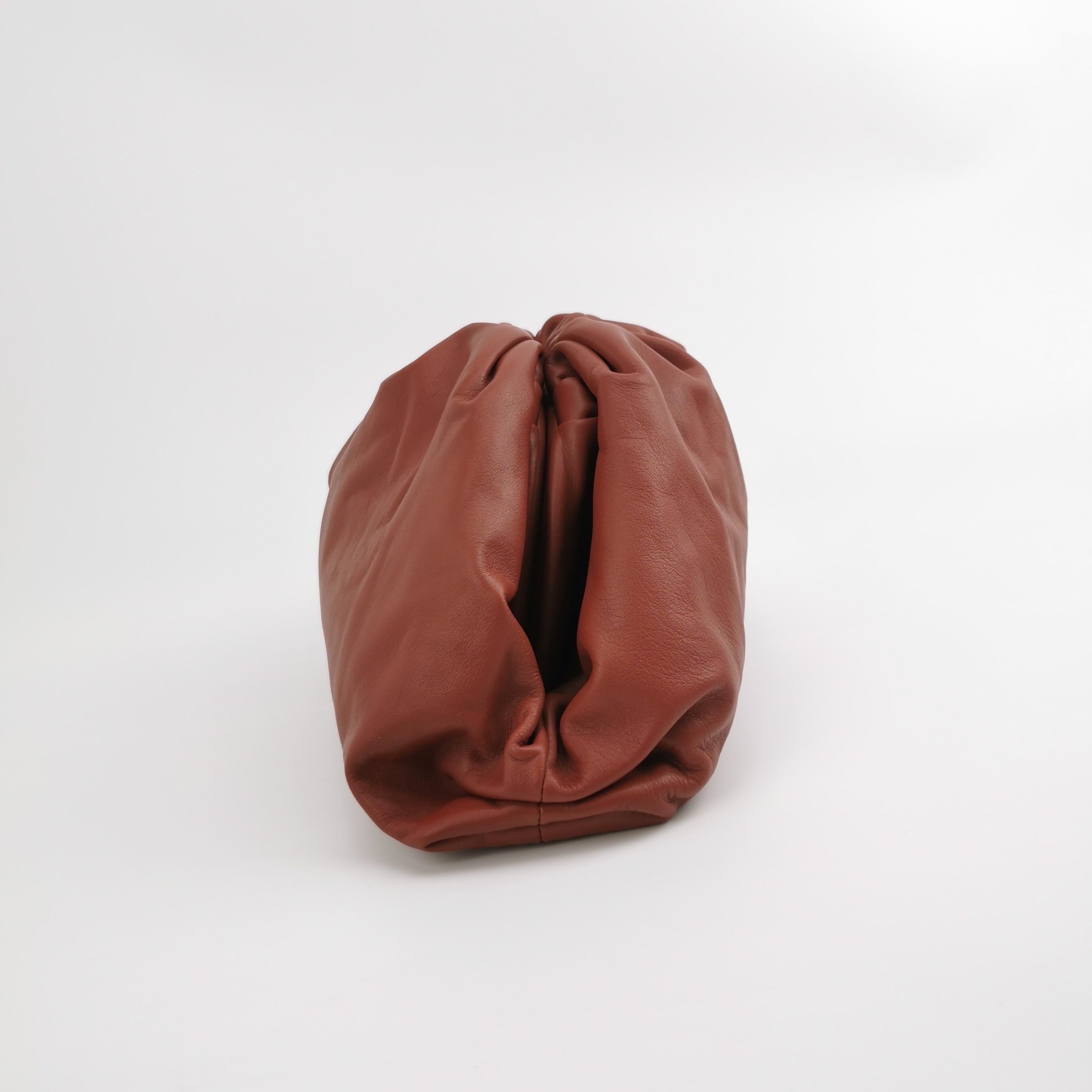 Bottega Veneta Bolsa Piel de Becerro Rojo Ladrillo Grande en Bueno estado para la venta en AUBERVILLIERS, FR