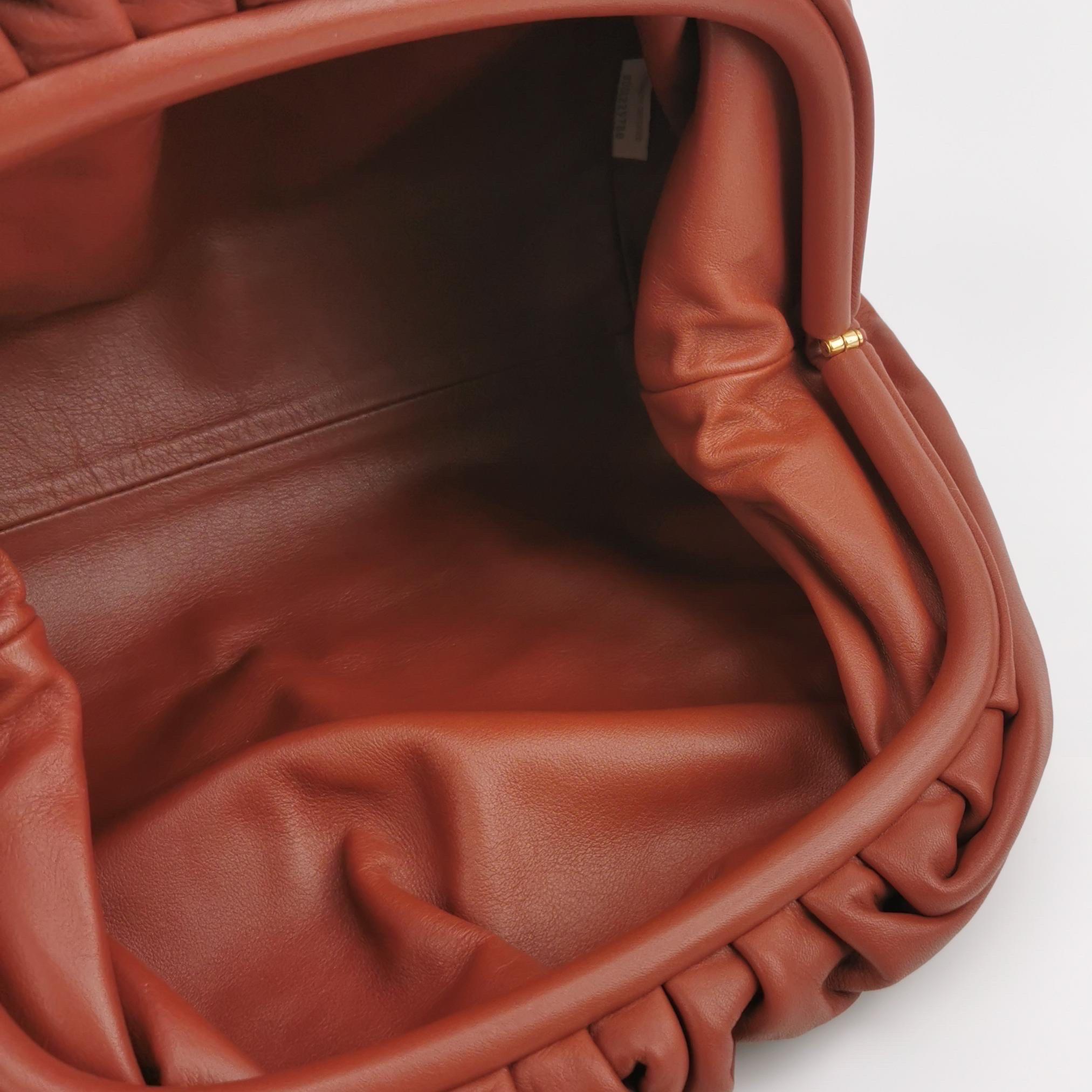 De las mujeres Bottega Veneta Bolsa Piel de Becerro Rojo Ladrillo Grande en venta