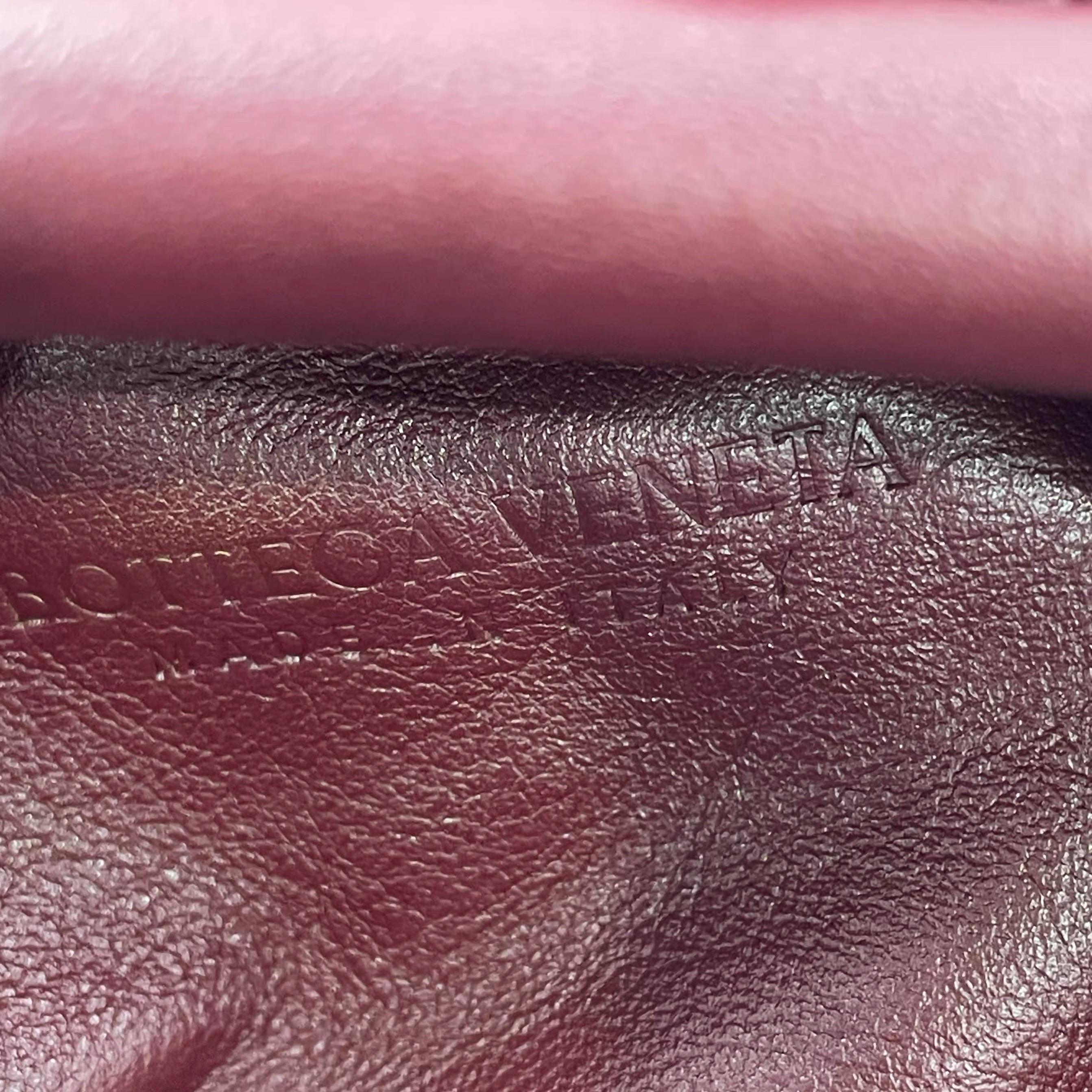 Bottega Veneta Pochette en cuir de veau Bourgogne Large en vente 15