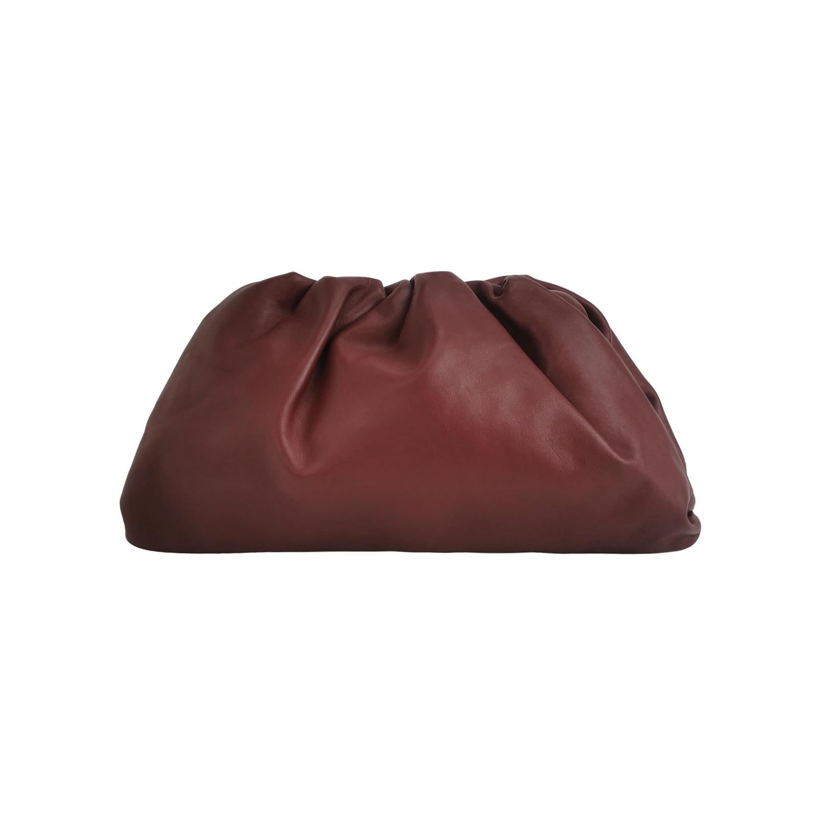 Bottega Veneta Pochette en cuir de veau Bourgogne Large
