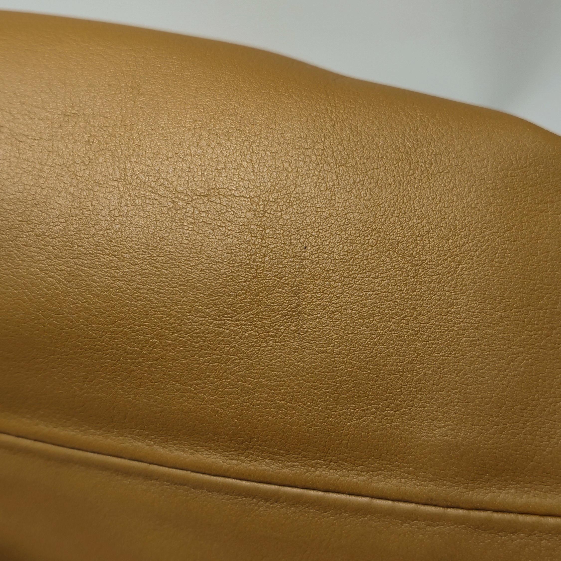 Bottega Veneta Pochette Cuir de veau Caramel Brown Large en vente 5