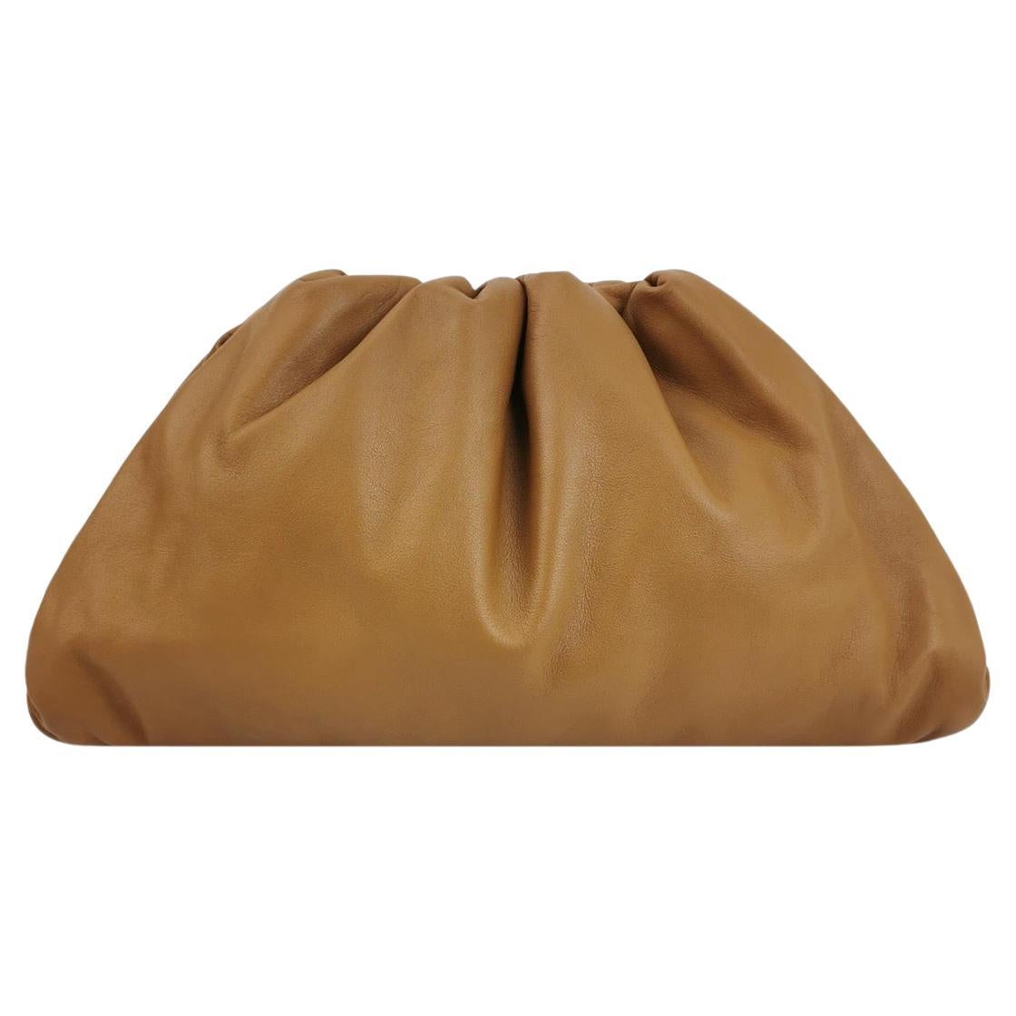 Bottega Veneta Pochette Cuir de veau Caramel Brown Large