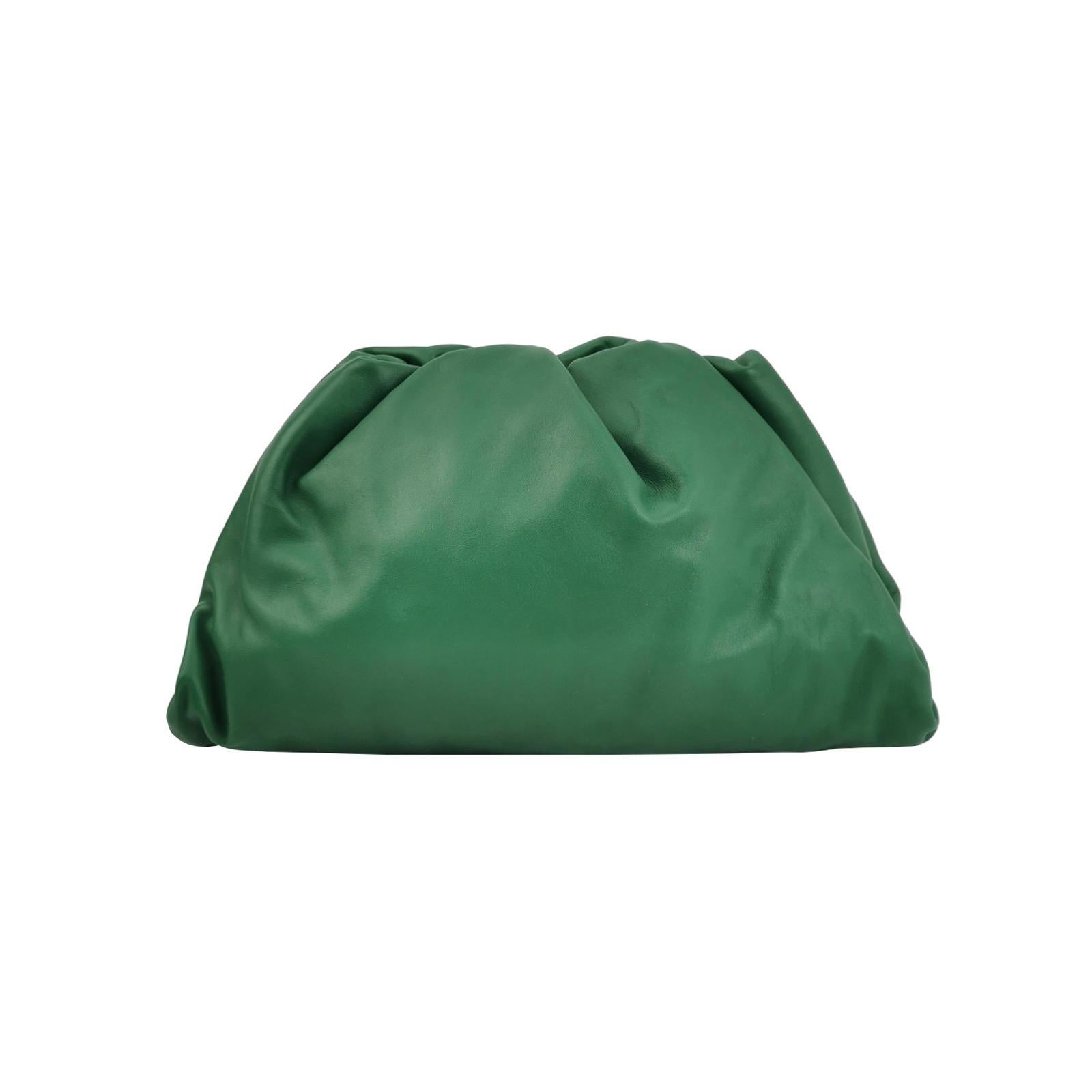 Bottega Veneta Pochette en cuir de veau vert Large
