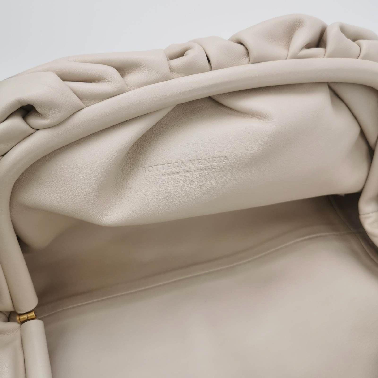 Bottega Veneta Pouch Calfskin Leather White Ecru Large For Sale 1