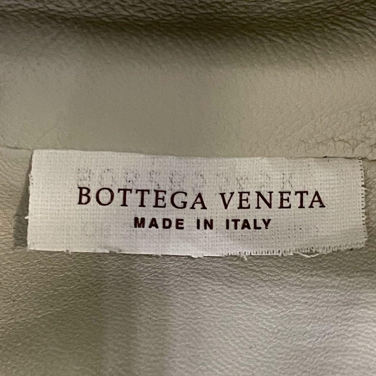 Bottega Veneta Pouch Gold Leather Large For Sale 4
