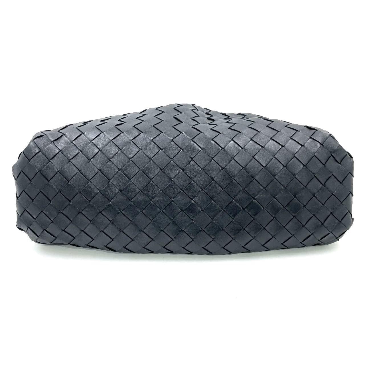 Bottega Veneta Pouch Large Intrecciato Black Calfskin Leather Clutch In Excellent Condition For Sale In AUBERVILLIERS, FR