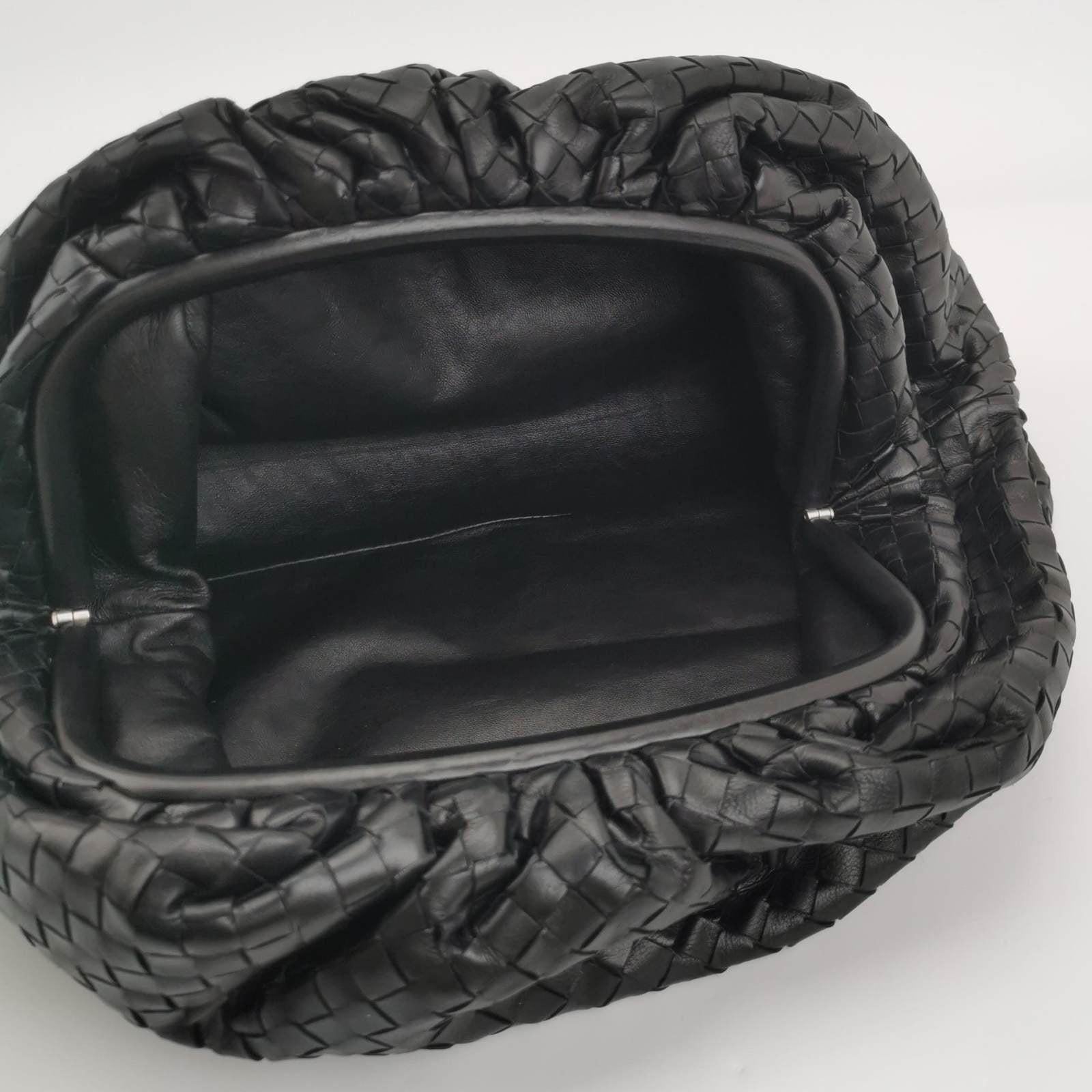 Bottega Veneta Pouch Large Intrecciato Black Calfskin Leather Clutch 1