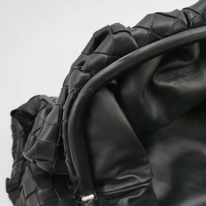 Bottega Veneta Bolso Grande Intrecciato Piel de Becerro Negro Clutch en venta 3