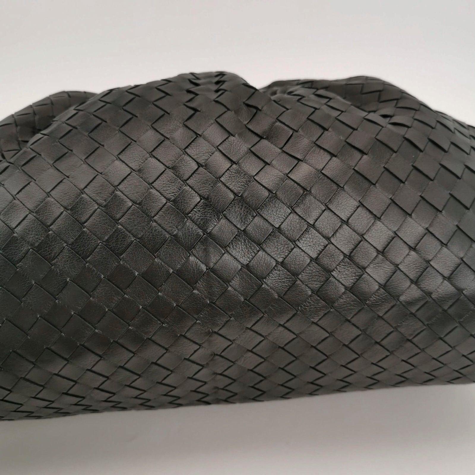 Bottega Veneta Pouch Large Intrecciato Black Calfskin Leather Clutch 5