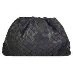 Bottega Veneta Beutel Große Intrecciato Clutch aus schwarzem Kalbsleder
