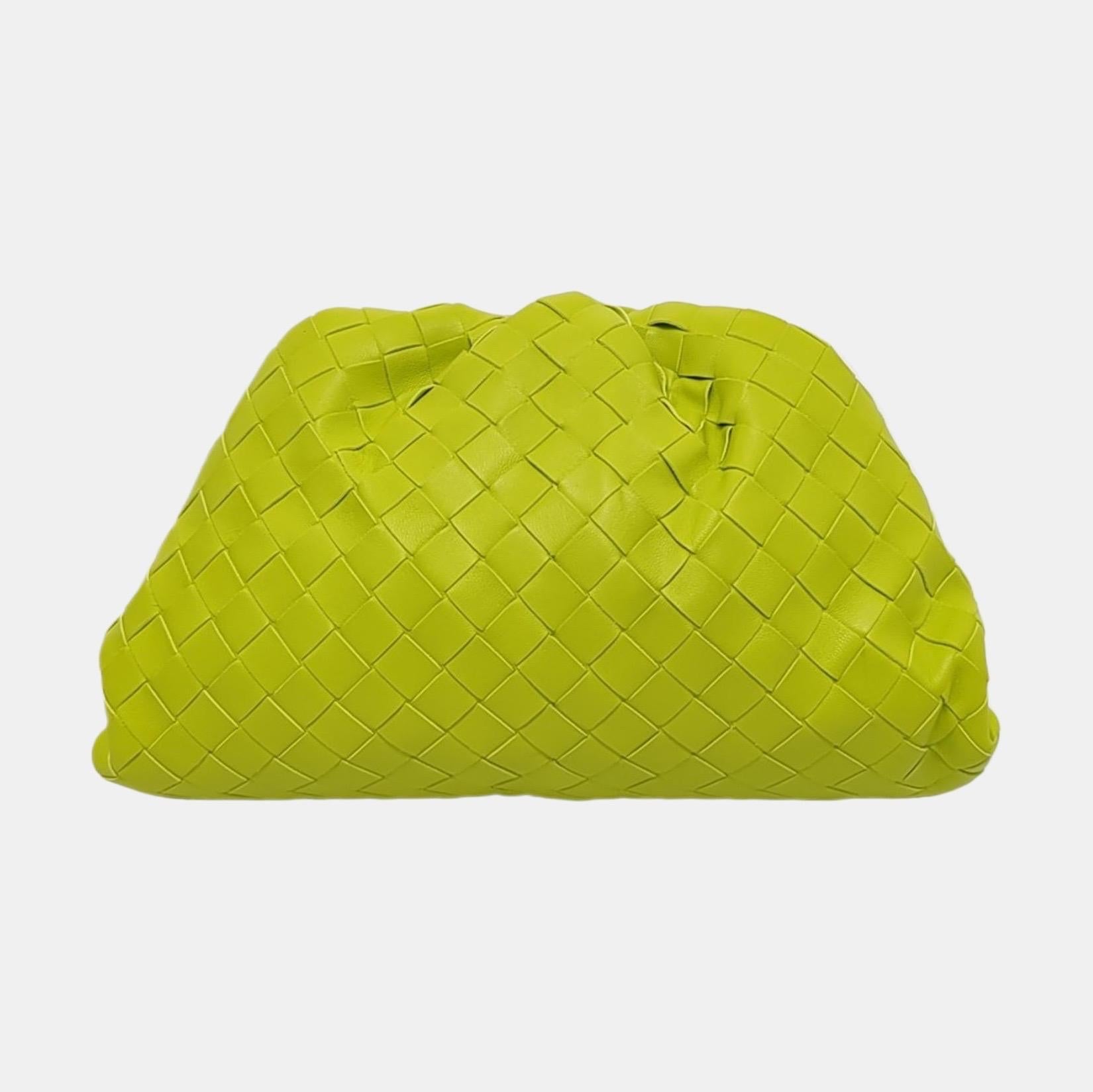 Bottega Veneta Pouch Large Intrecciato Calfskin Leather Neon Yellow In Excellent Condition For Sale In AUBERVILLIERS, FR