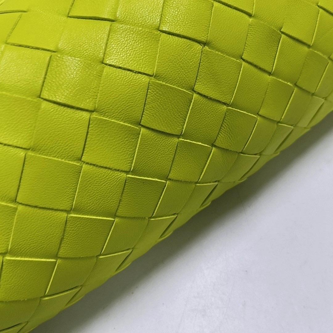 Bottega Veneta Pouch Large Intrecciato Calfskin Leather Neon Yellow For Sale 4