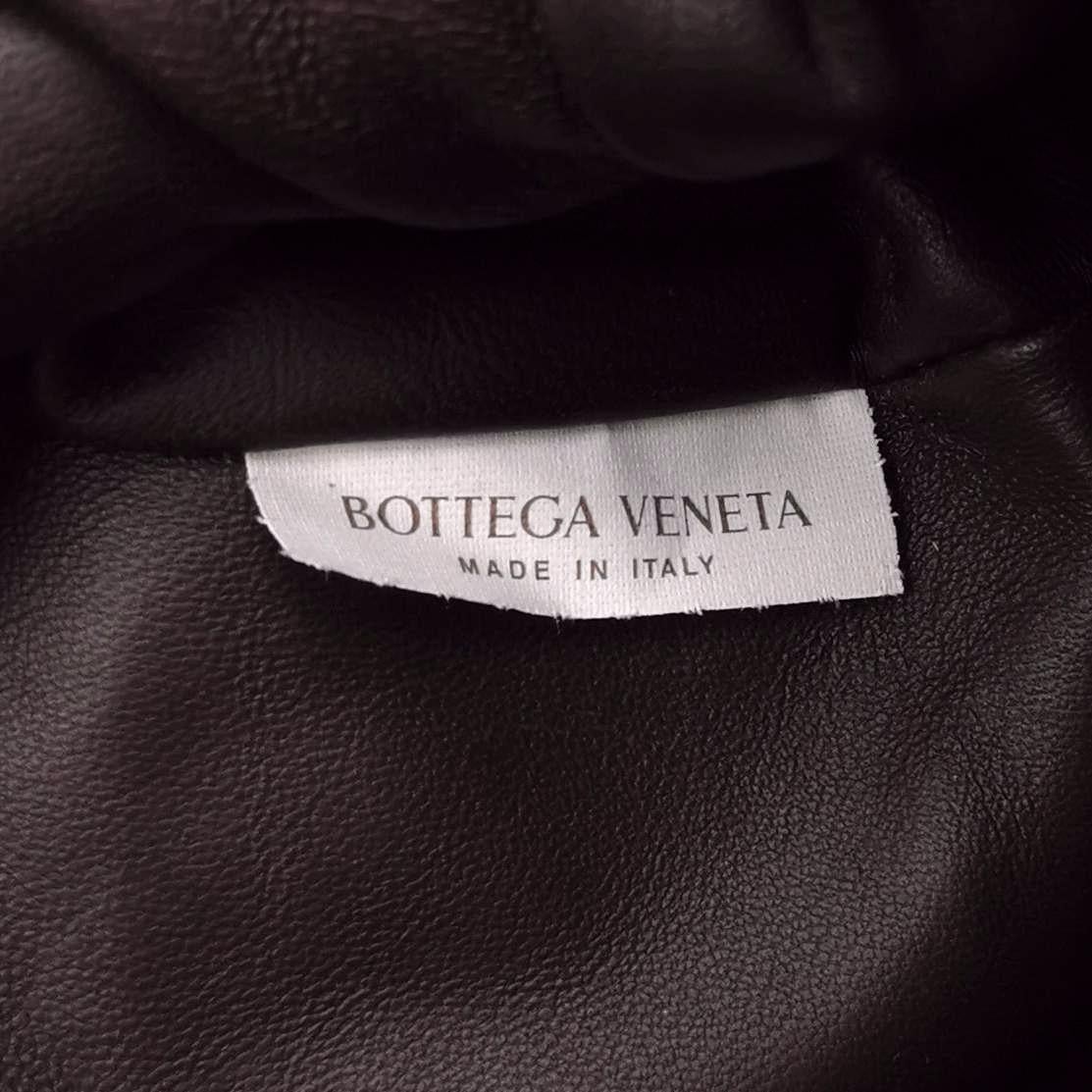 Bottega Veneta Pochette Large Intrecciato Cuir de veau brun chocolat foncé en vente 1