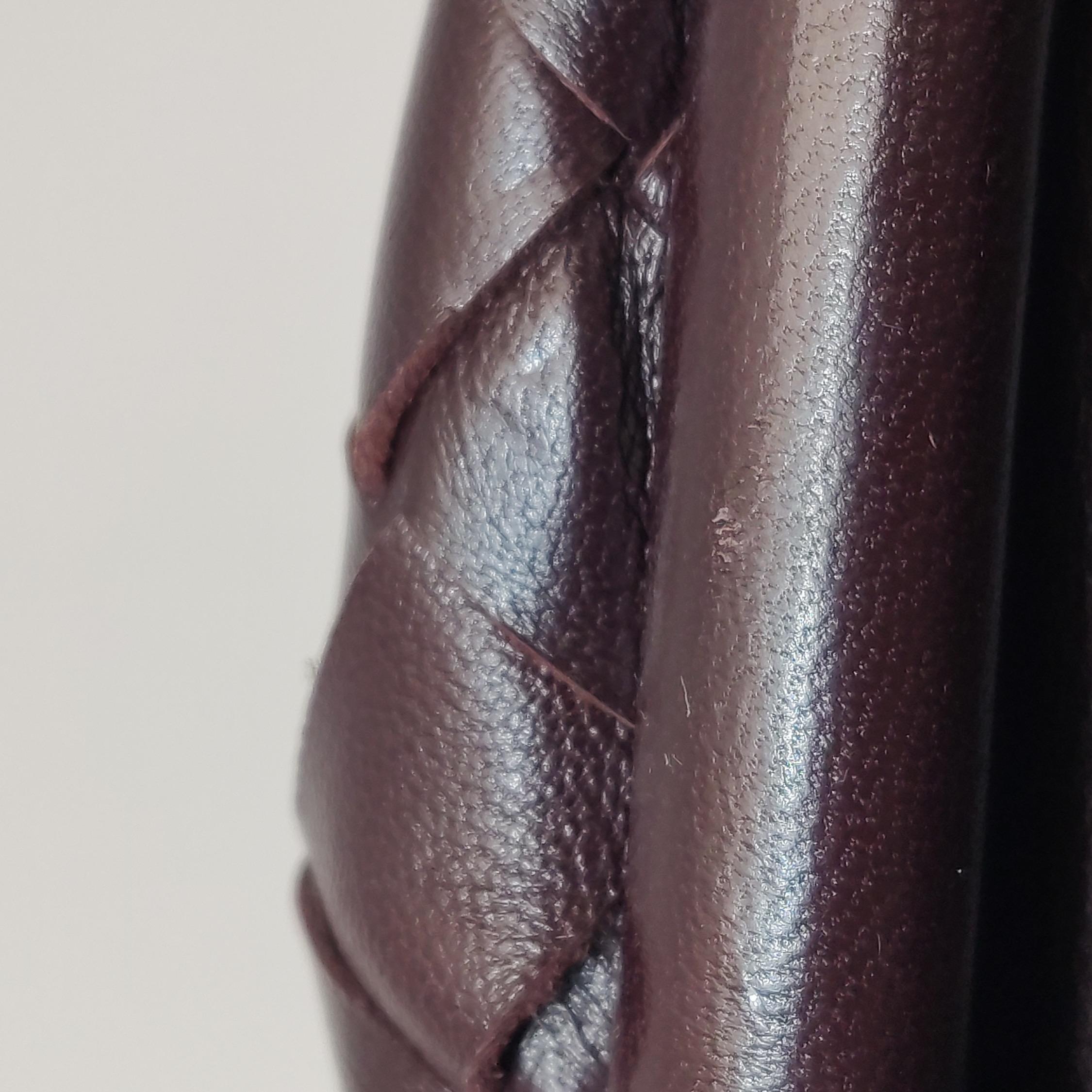 Bottega Veneta Pochette Large Intrecciato Cuir de veau brun chocolat foncé en vente 4