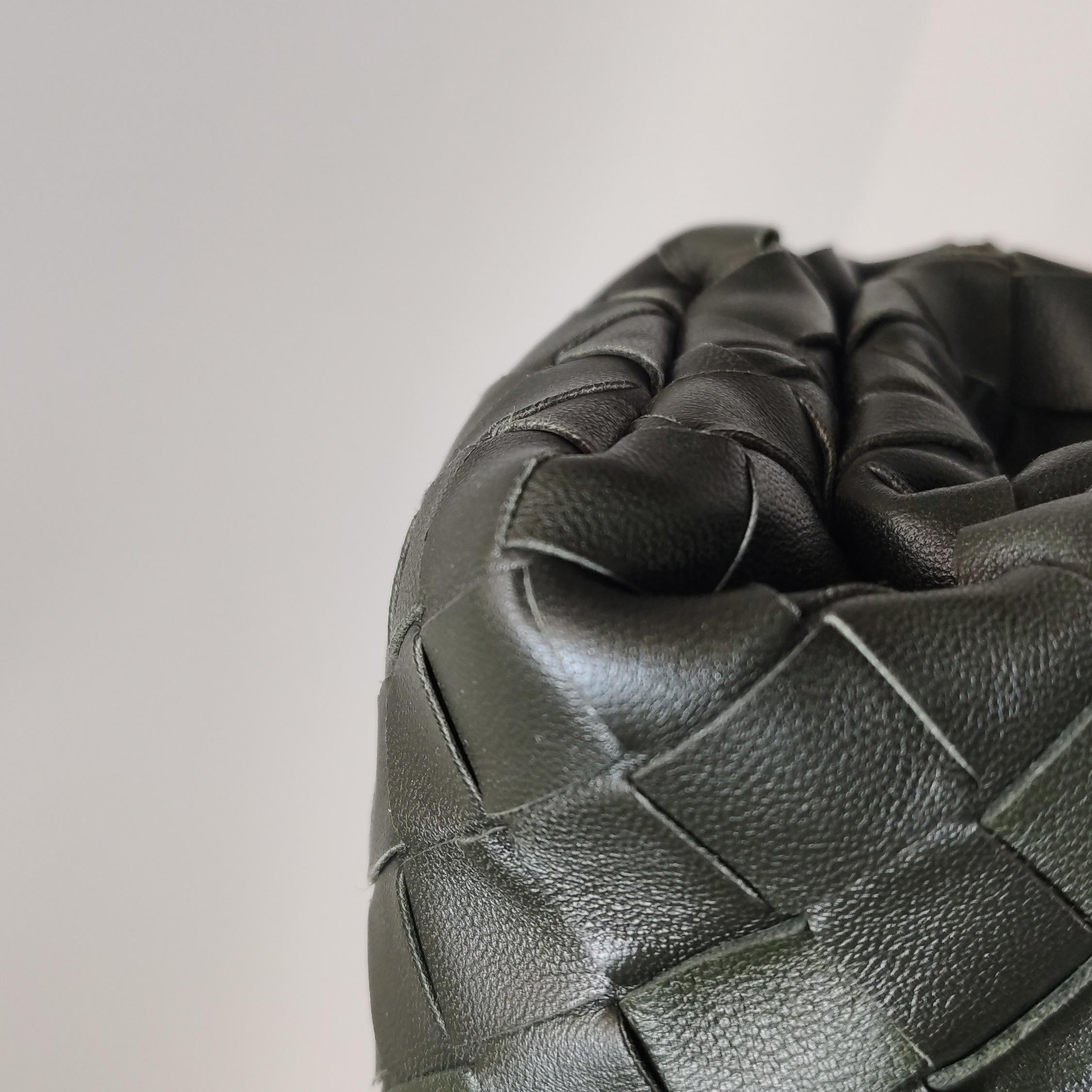 Bottega Veneta - Pochette - Large Intrecciato - Cuir de veau vert olive foncé en vente 5
