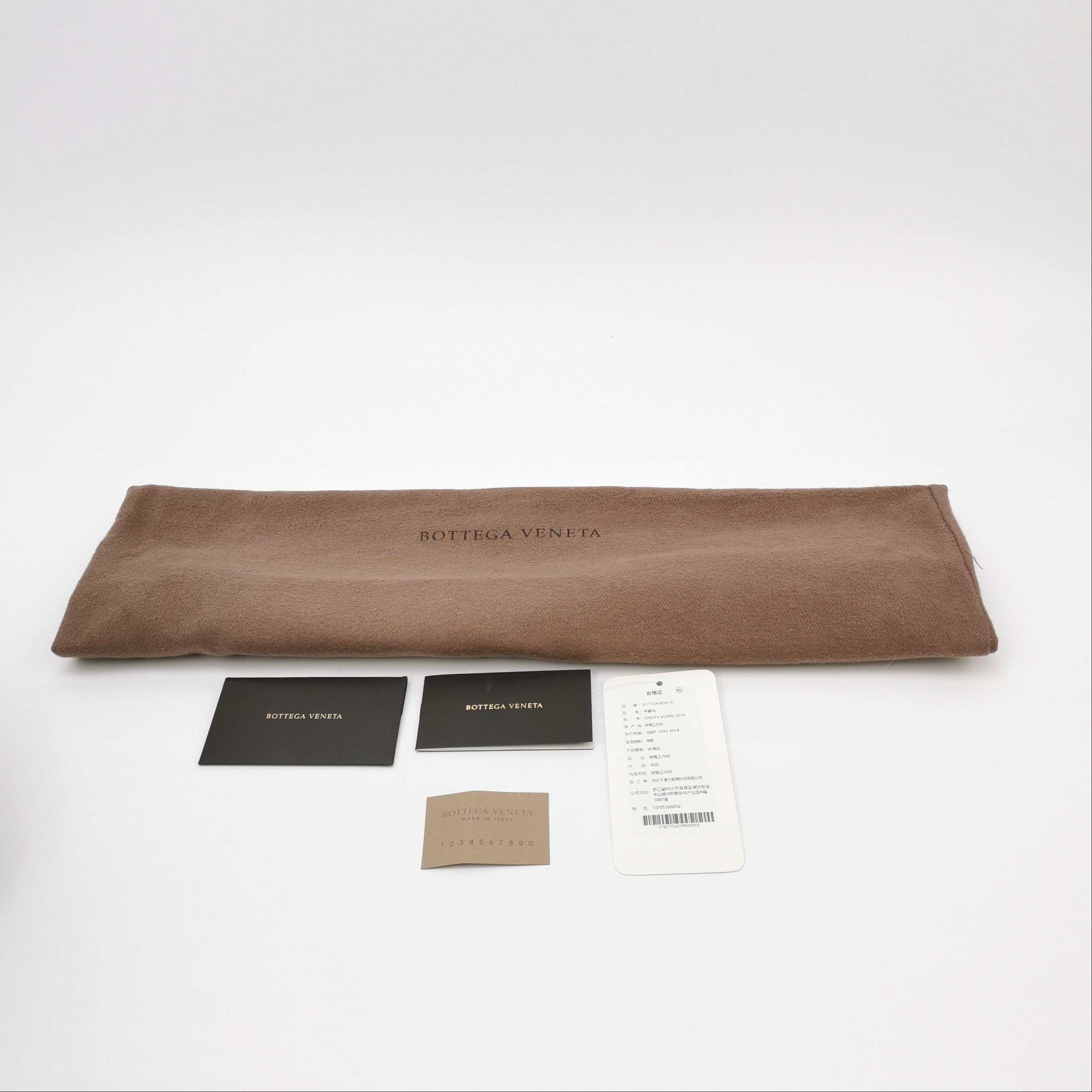 Bottega Veneta - Pochette - Large Intrecciato - Cuir de veau vert olive foncé en vente 1