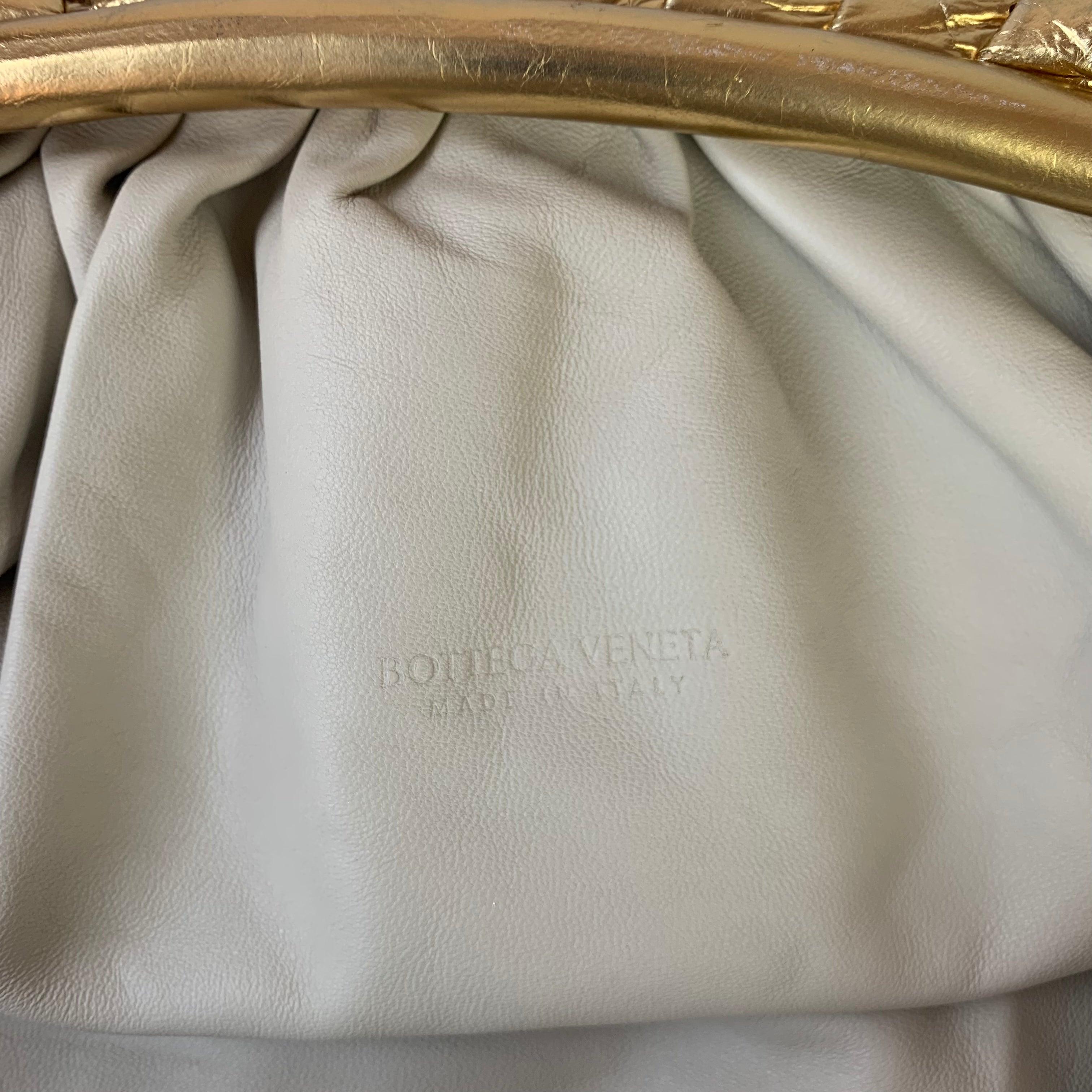 Bottega Veneta Pouch Large Metallic Gold Wrinkled Leather For Sale 13