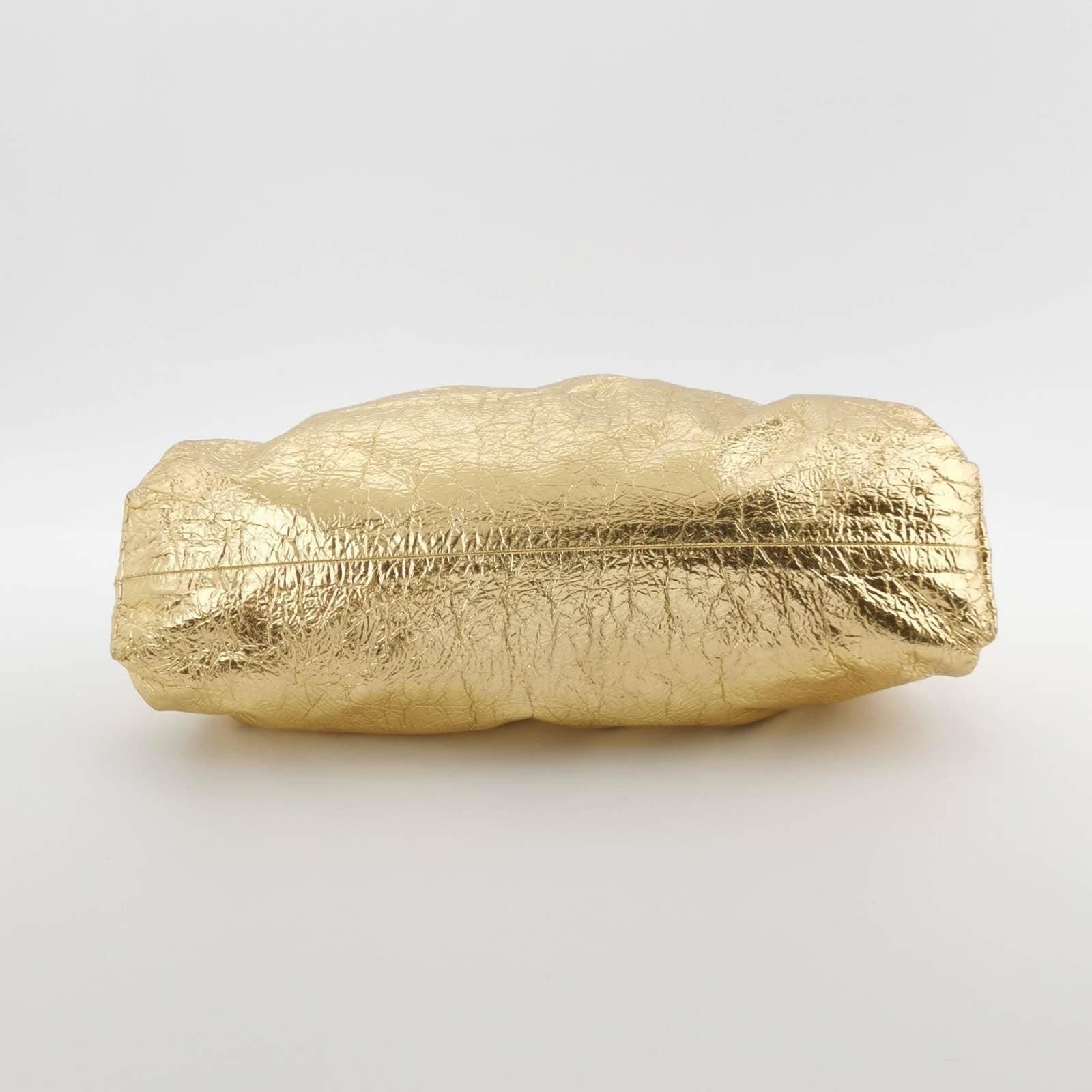 Bottega Veneta Pouch Large Metallic Gold Wrinkled Leather For Sale 1