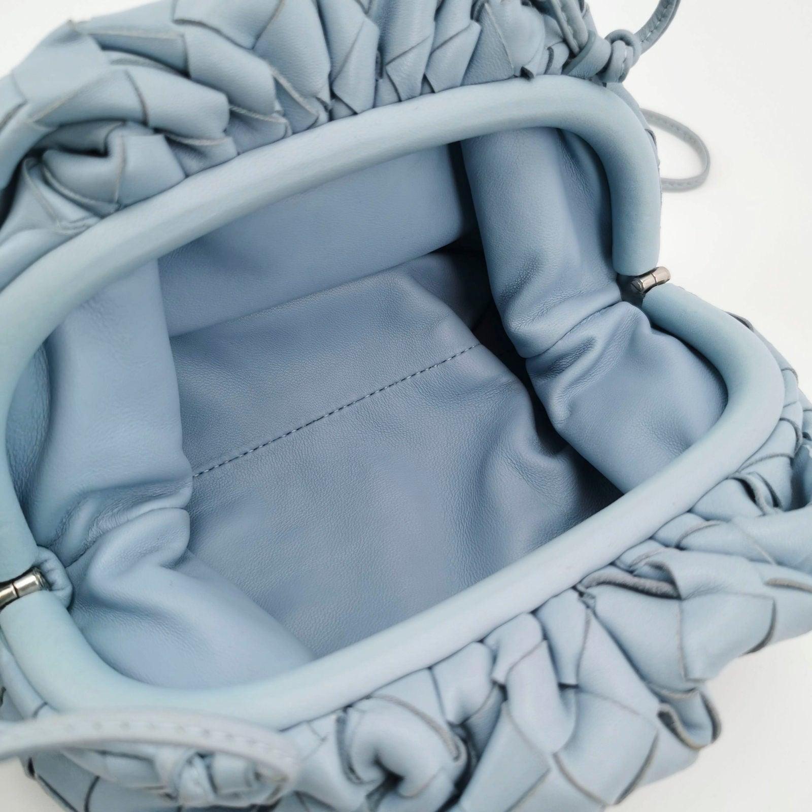 Bottega Veneta Pouch Mini Intrecciato Blue Lambskin Leather Crossbody Bag In Good Condition For Sale In AUBERVILLIERS, FR